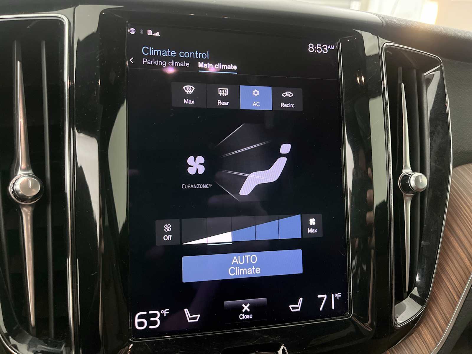 Thumbnail: 2021 Volvo XC60 - 23