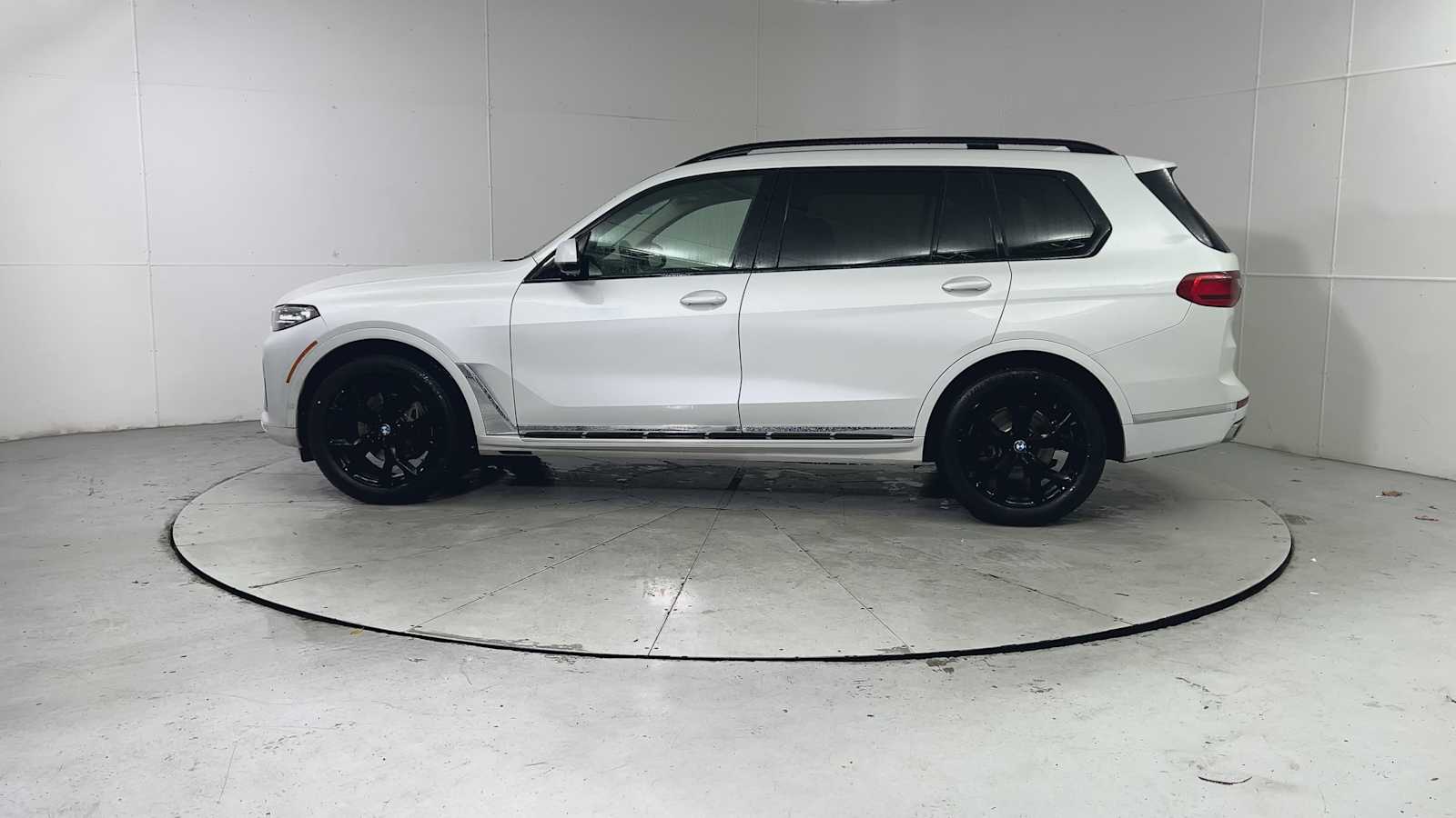 Thumbnail: 2021 BMW X7 - 5