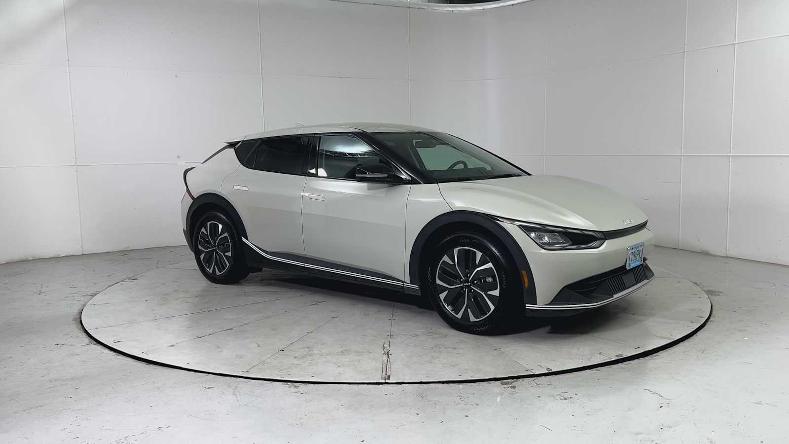 Thumbnail: 2024 Kia EV6 - 8