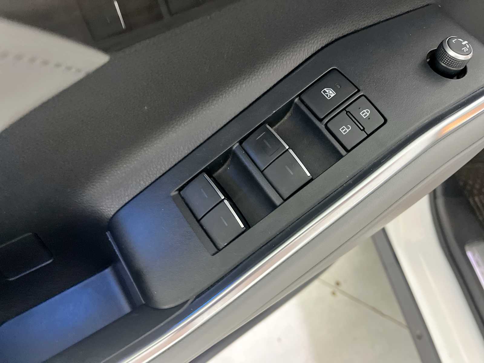 Thumbnail: 2020 Toyota Highlander - 21