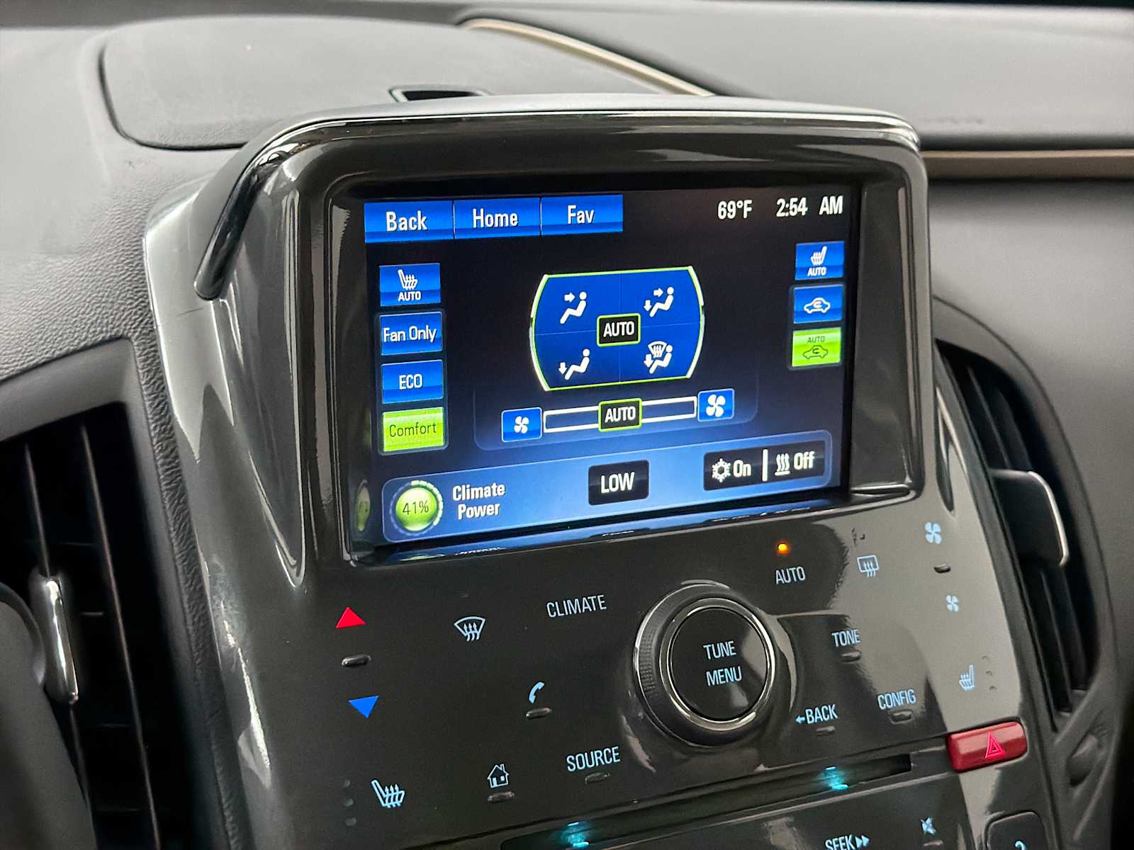 Thumbnail: 2012 Chevrolet Volt - 16