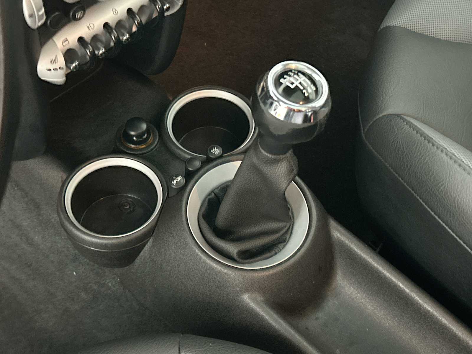 Thumbnail: 2010 MINI Cooper Clubman - 20