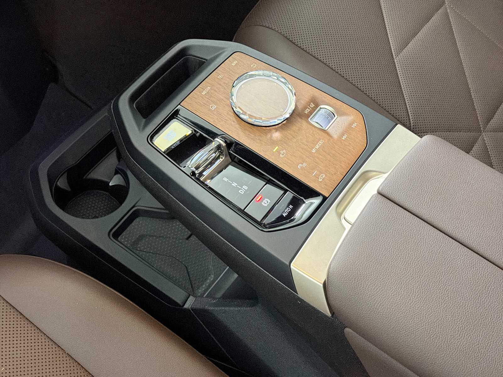 Thumbnail: 2023 BMW iX - 20