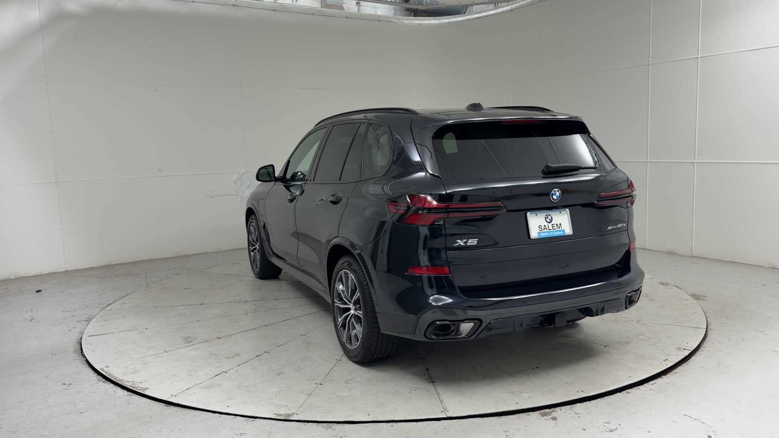 Thumbnail: 2026 BMW X5 - 3