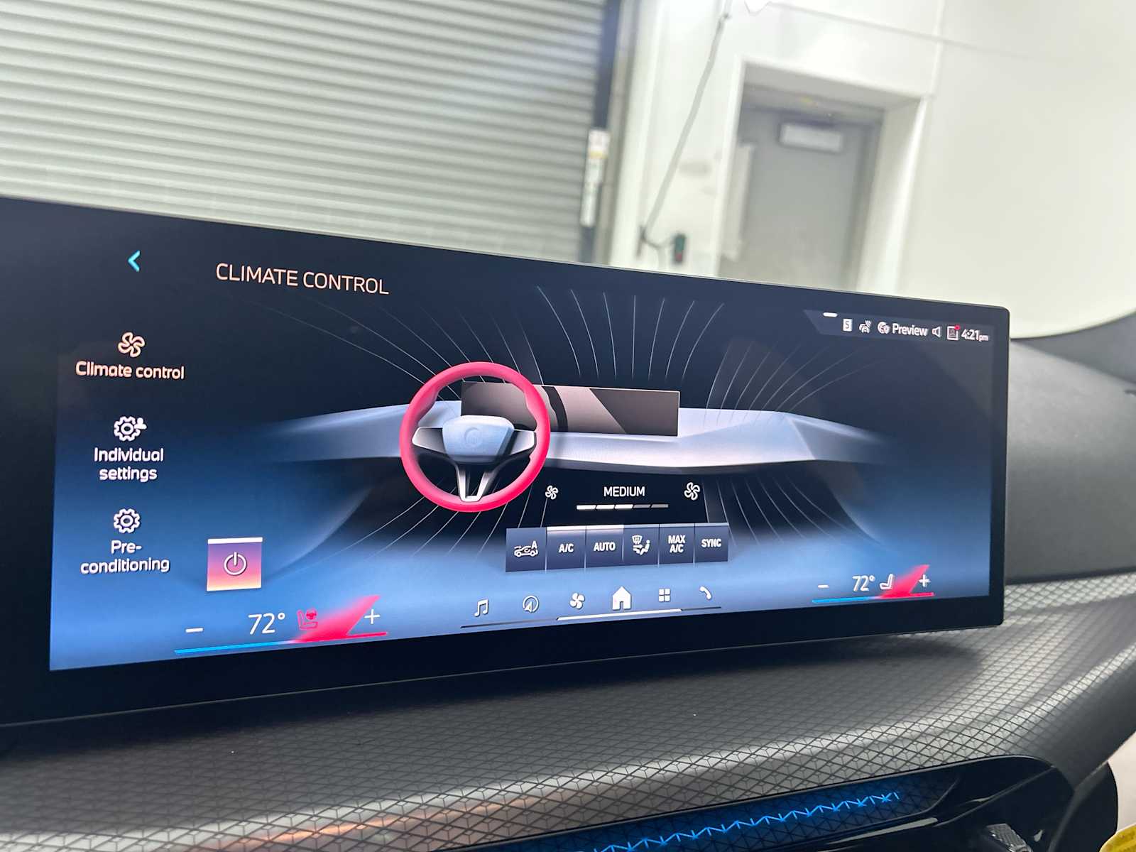 Thumbnail: 2025 BMW i4 - 17