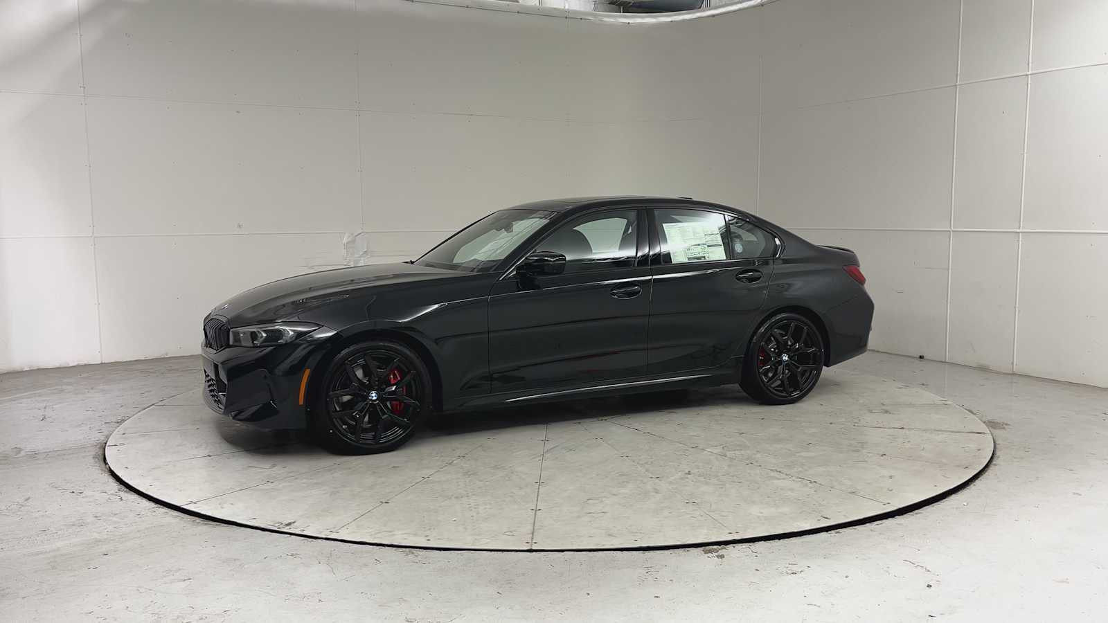 Thumbnail: 2026 BMW 3 Series - 3