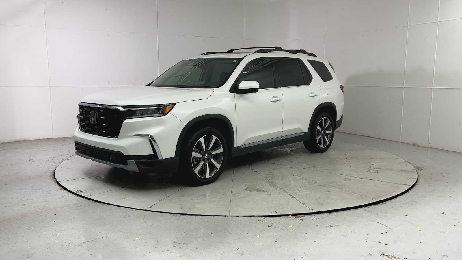 Thumbnail: 2023 Honda Pilot - 6