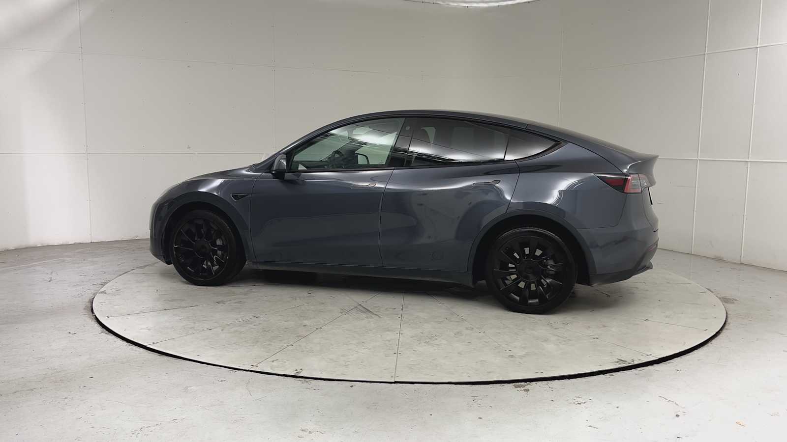 Thumbnail: 2022 Tesla Model Y - 4