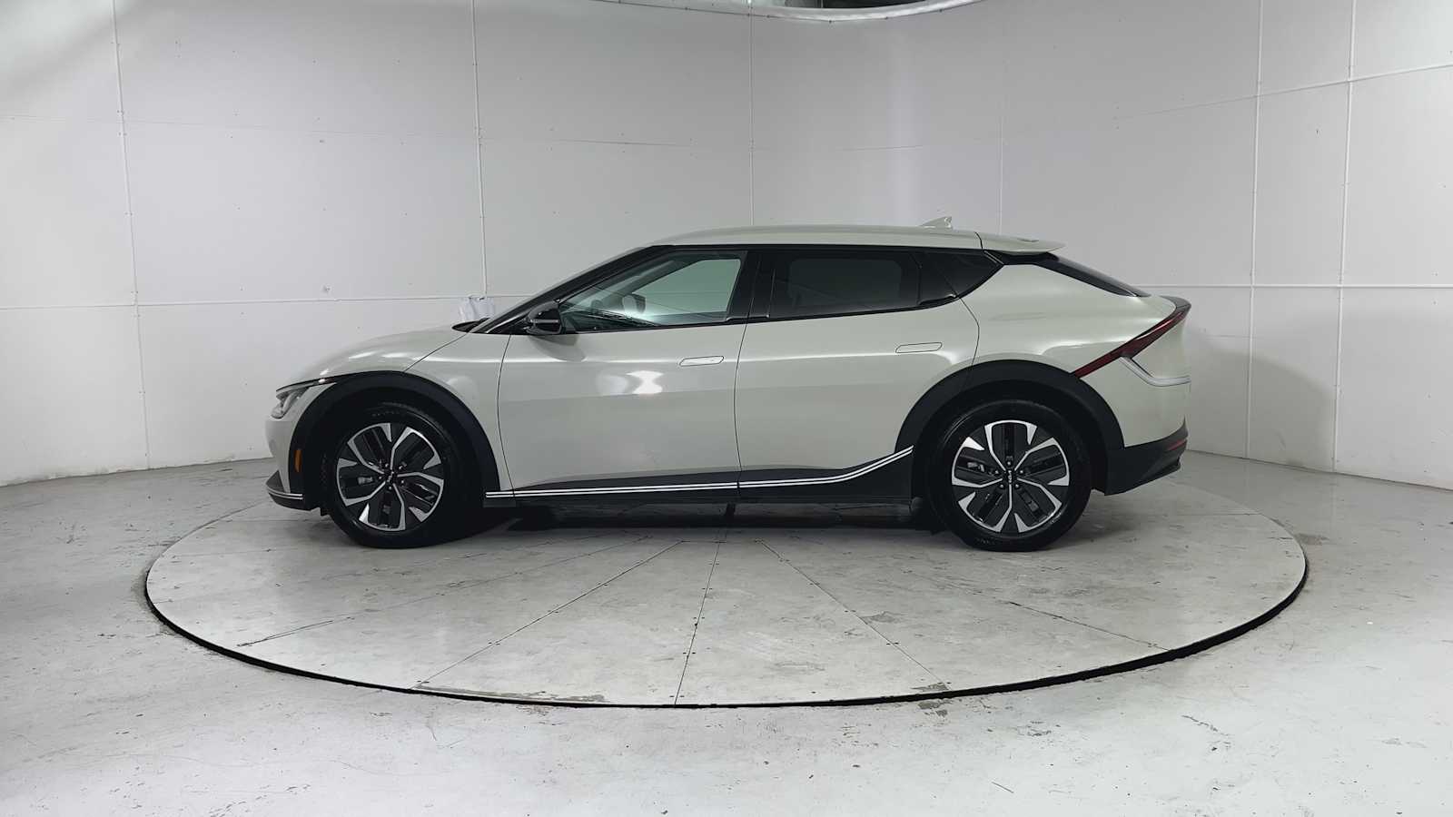 Thumbnail: 2024 Kia EV6 - 5