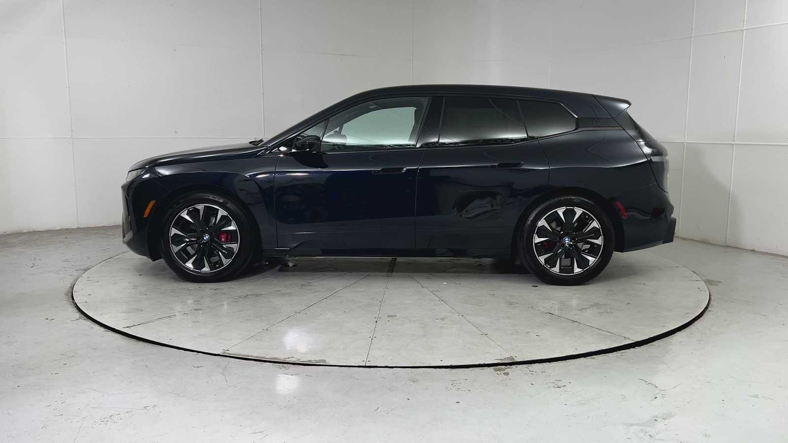 Thumbnail: 2026 BMW iX - 5