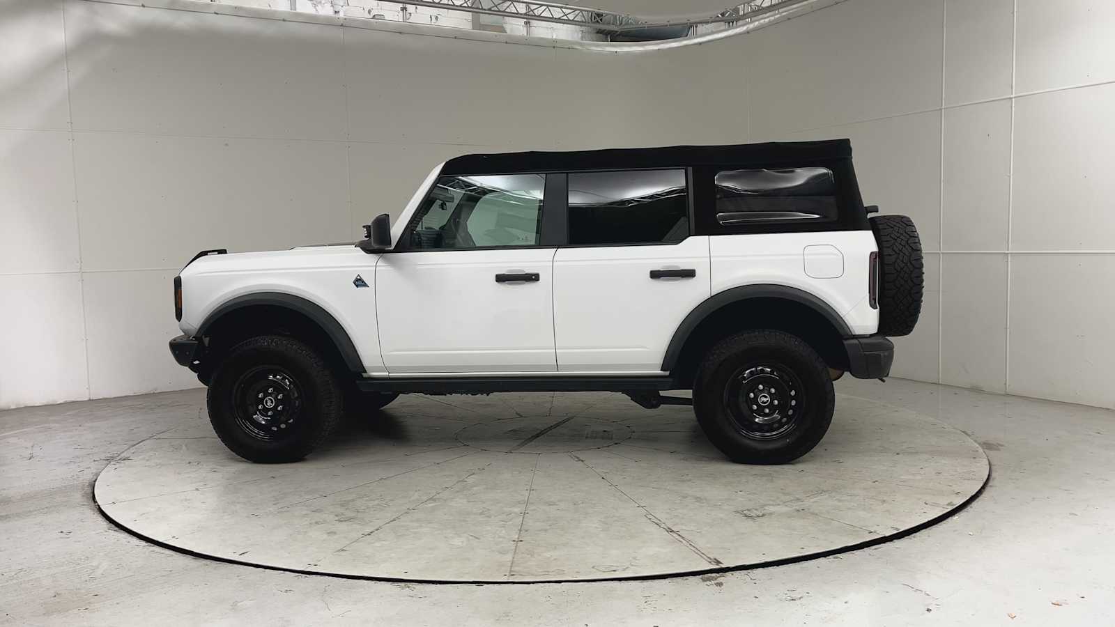Thumbnail: 2022 Ford Bronco - 5