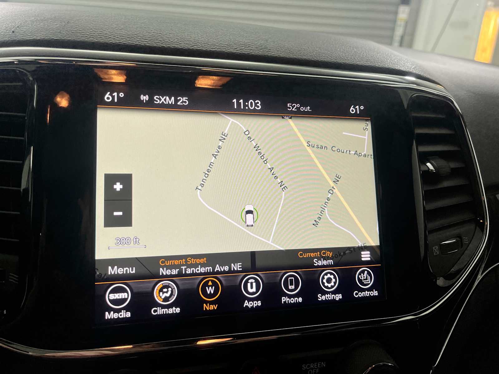 Thumbnail: 2020 Jeep Grand Cherokee - 26