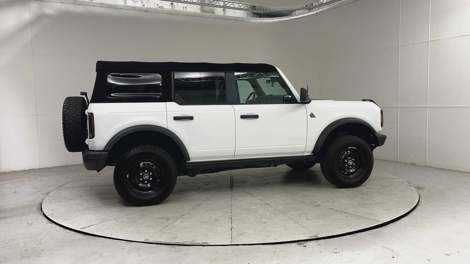 Thumbnail: 2022 Ford Bronco - 9