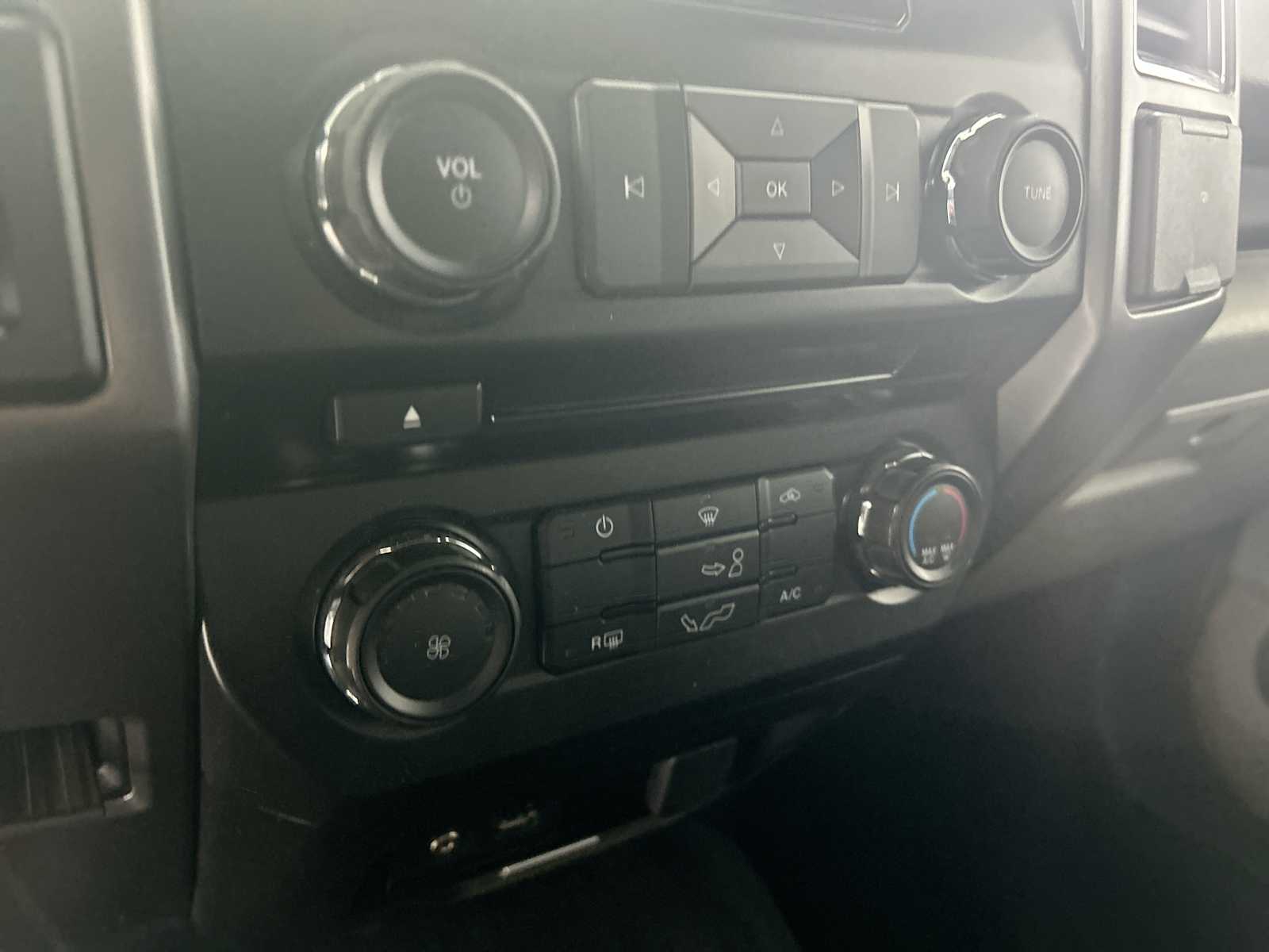 Thumbnail: 2015 Ford F-150 - 16