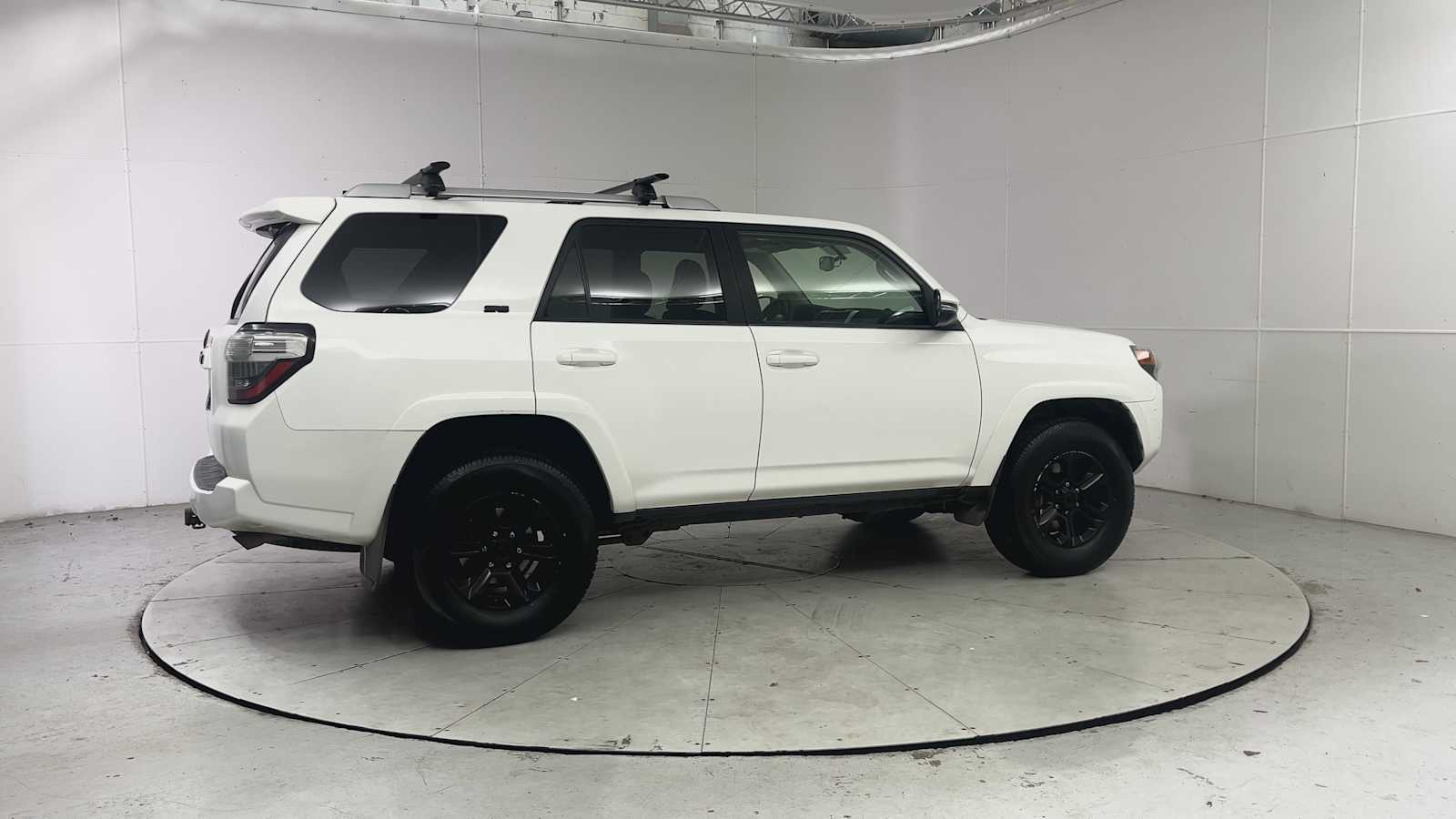 Thumbnail: 2018 Toyota 4Runner - 9