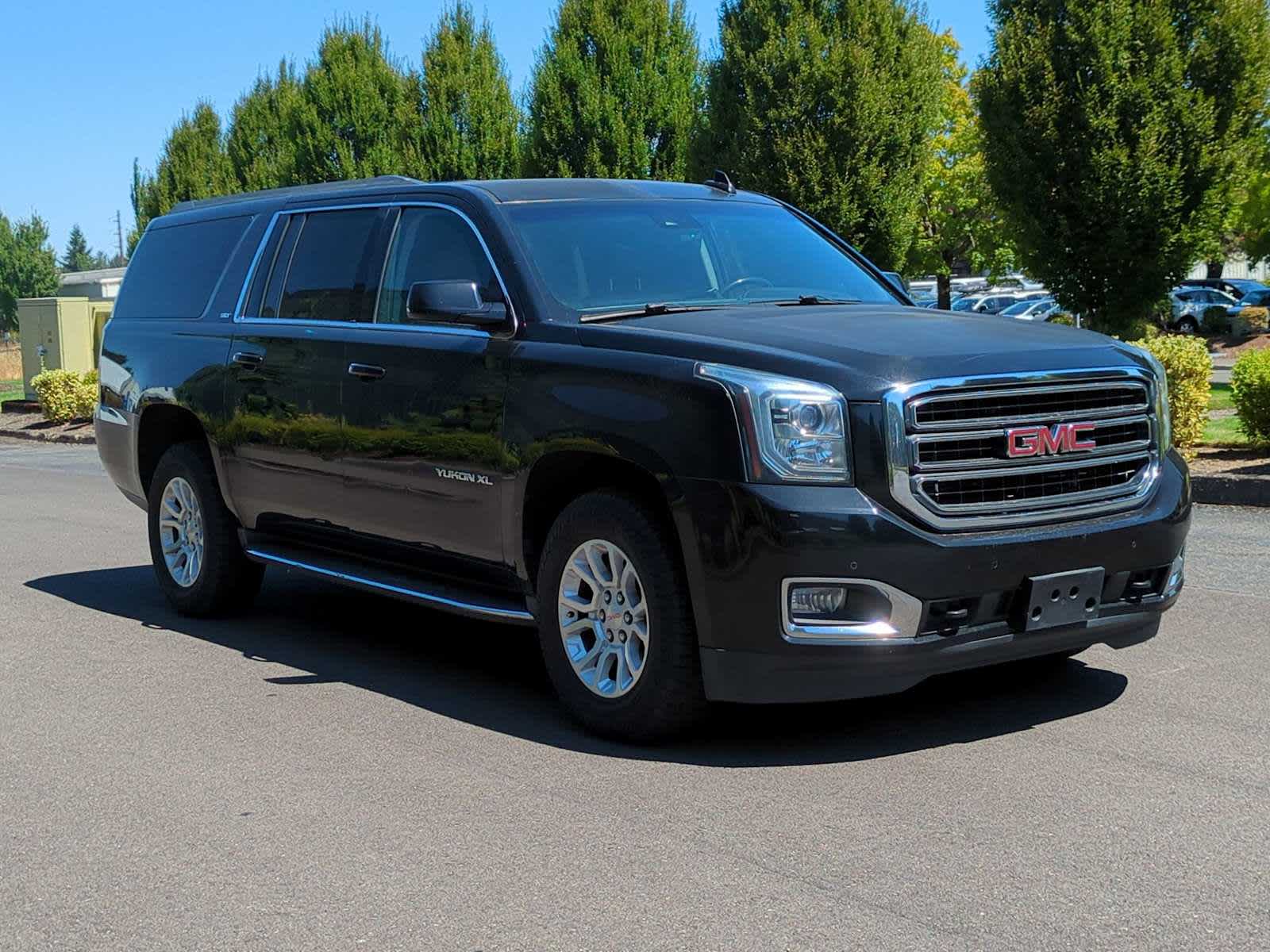 Thumbnail: 2017 GMC Yukon XL - 8