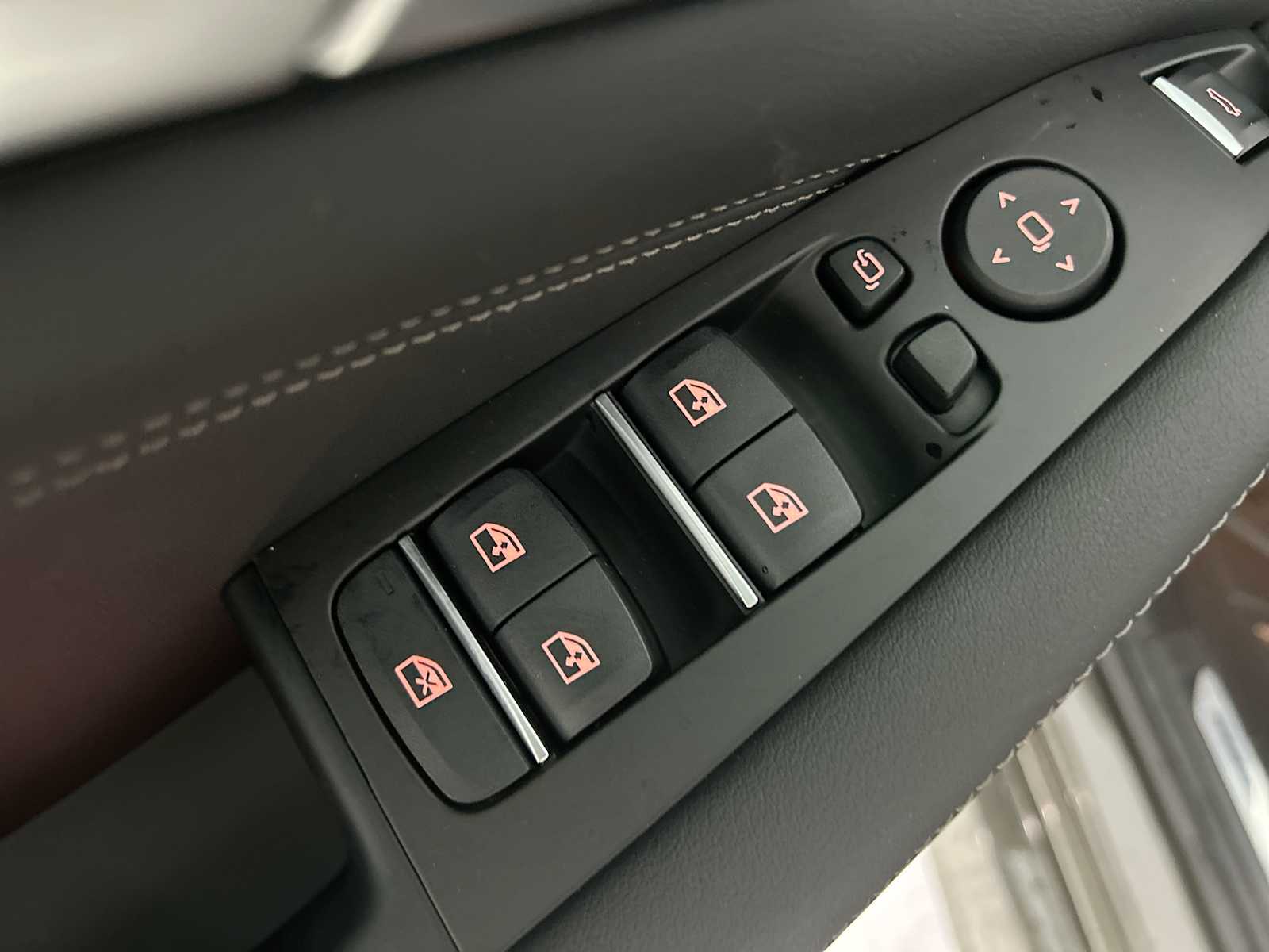 Thumbnail: 2026 BMW X5 - 15