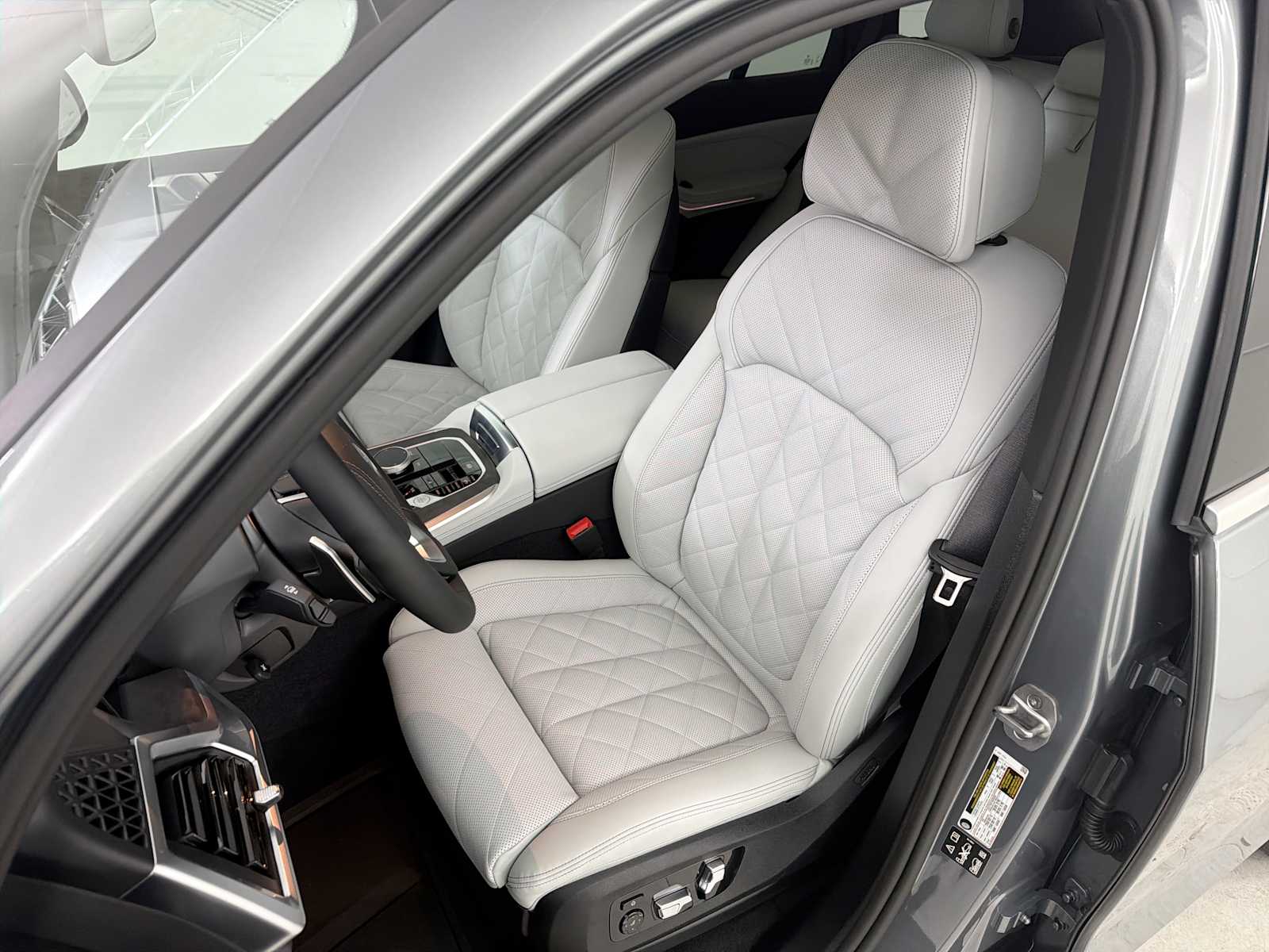 Thumbnail: 2026 BMW X5 - 13