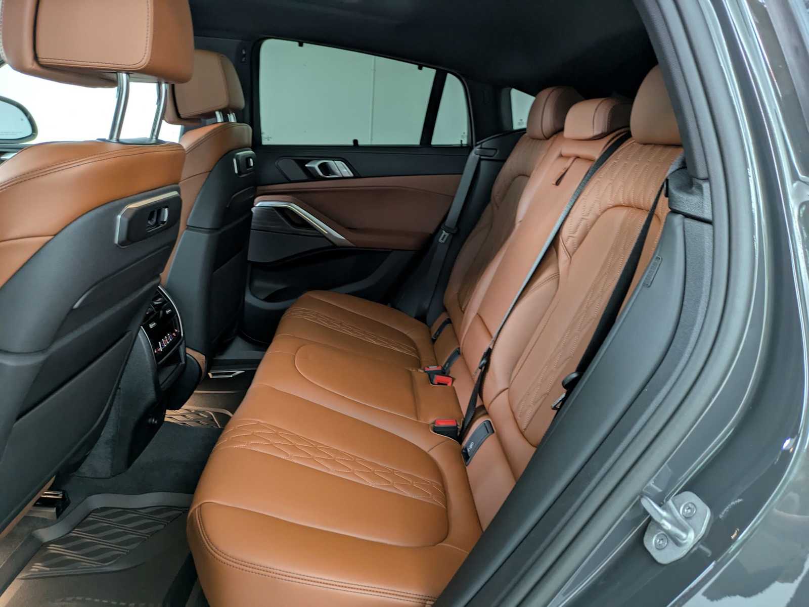 2026 BMW X6 M60i 18
