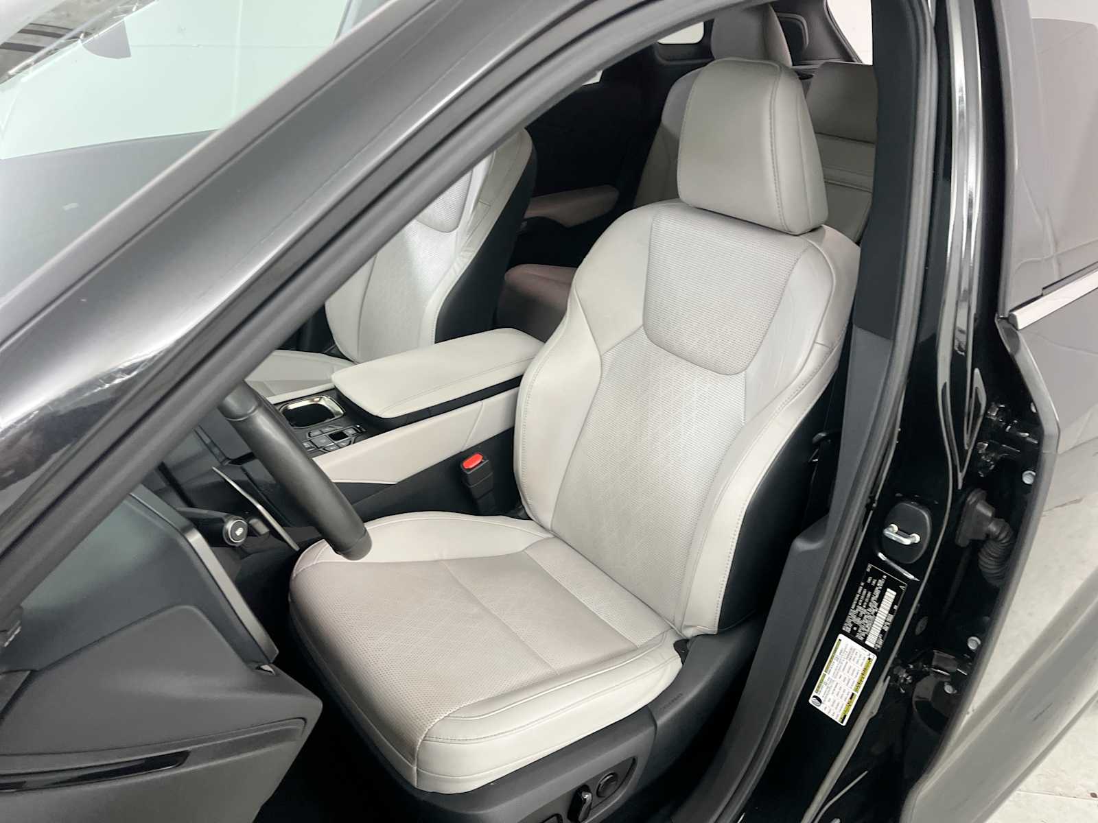 Thumbnail: 2023 Lexus RX - 19