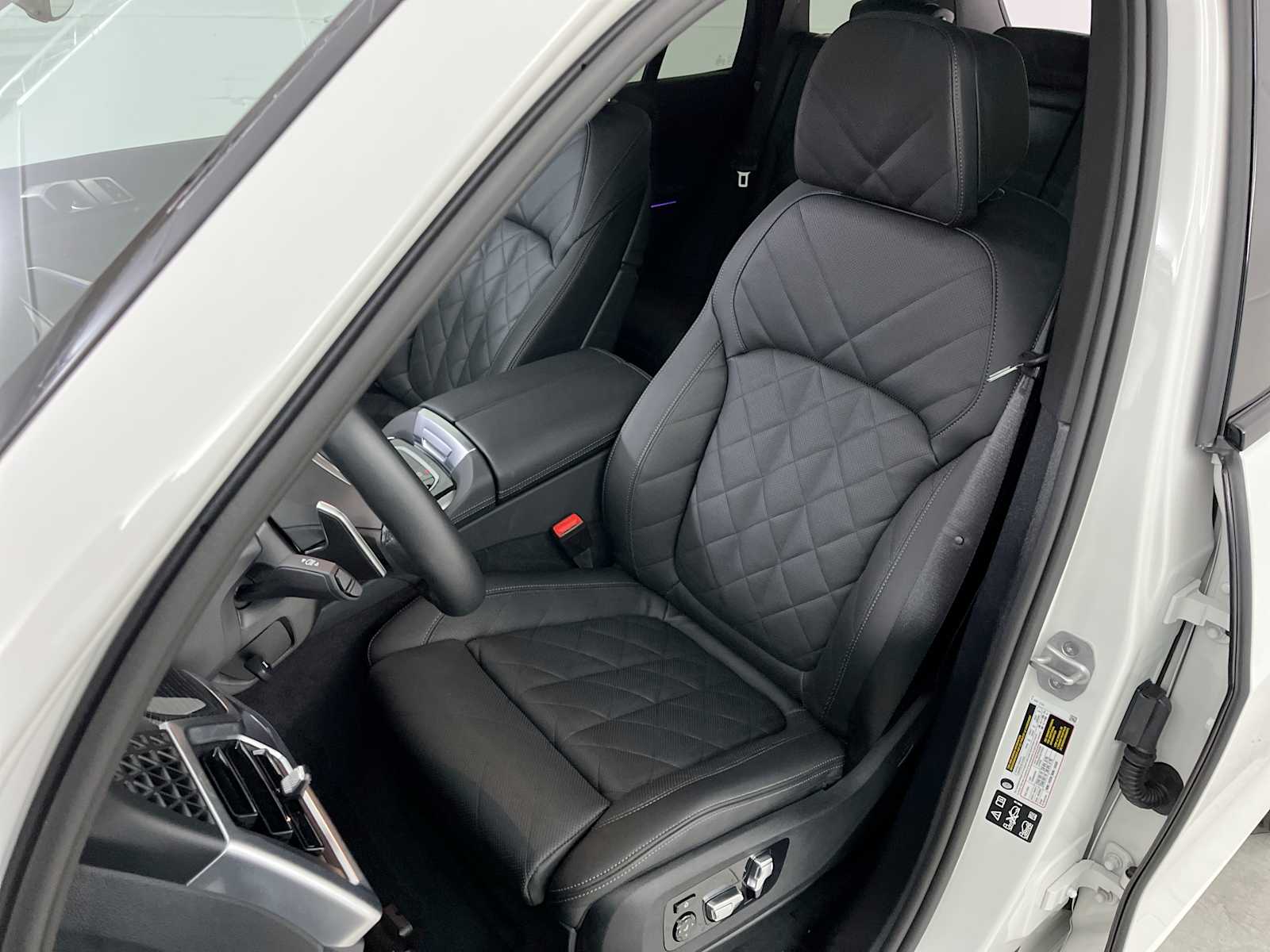 Thumbnail: 2026 BMW X5 - 13