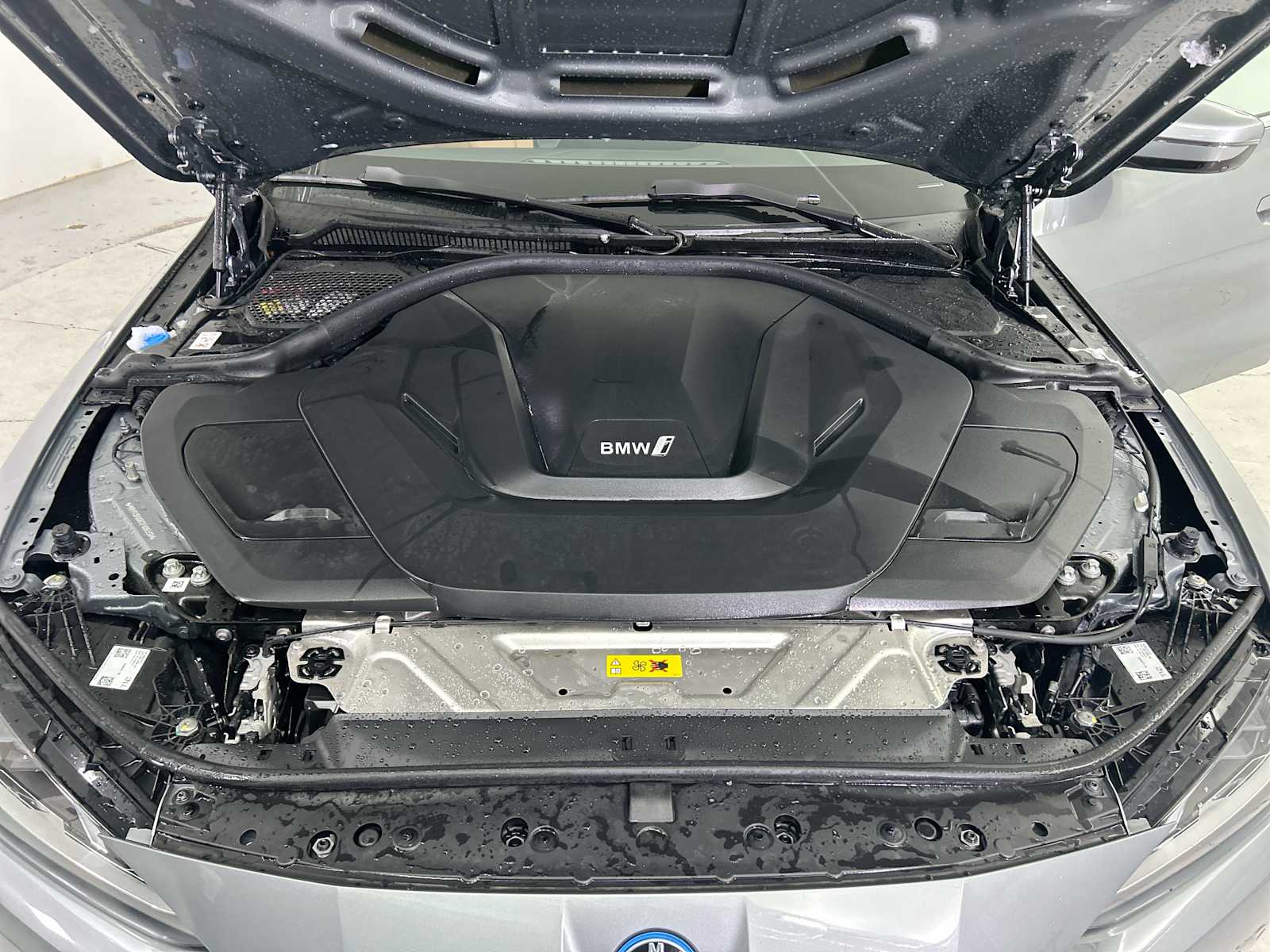 Thumbnail: 2025 BMW i4 - 18