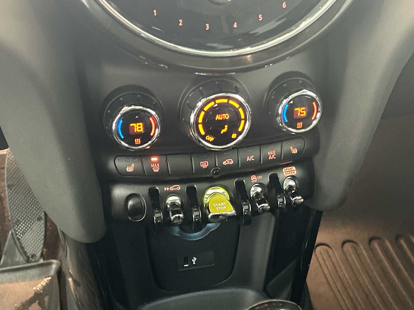 Thumbnail: 2023 MINI Cooper Hardtop - 17