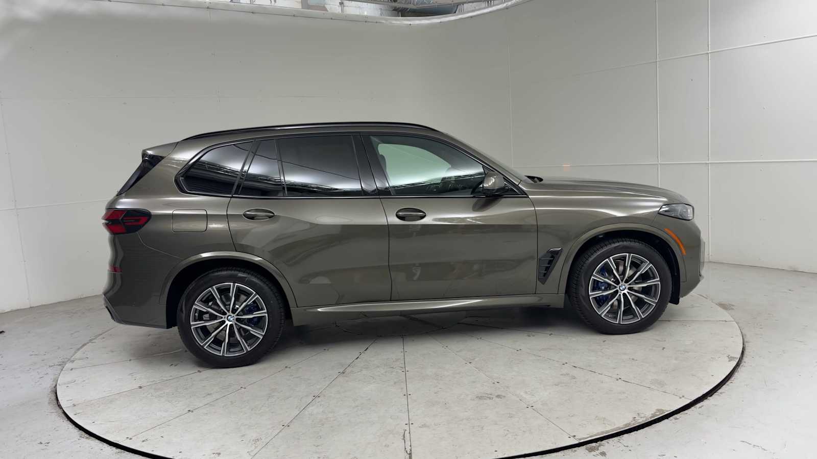 Thumbnail: 2026 BMW X5 - 9