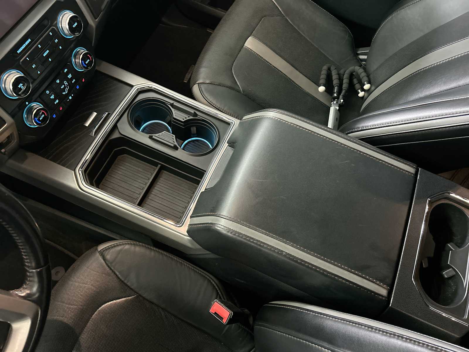 Thumbnail: 2018 Ford Econoline - 23