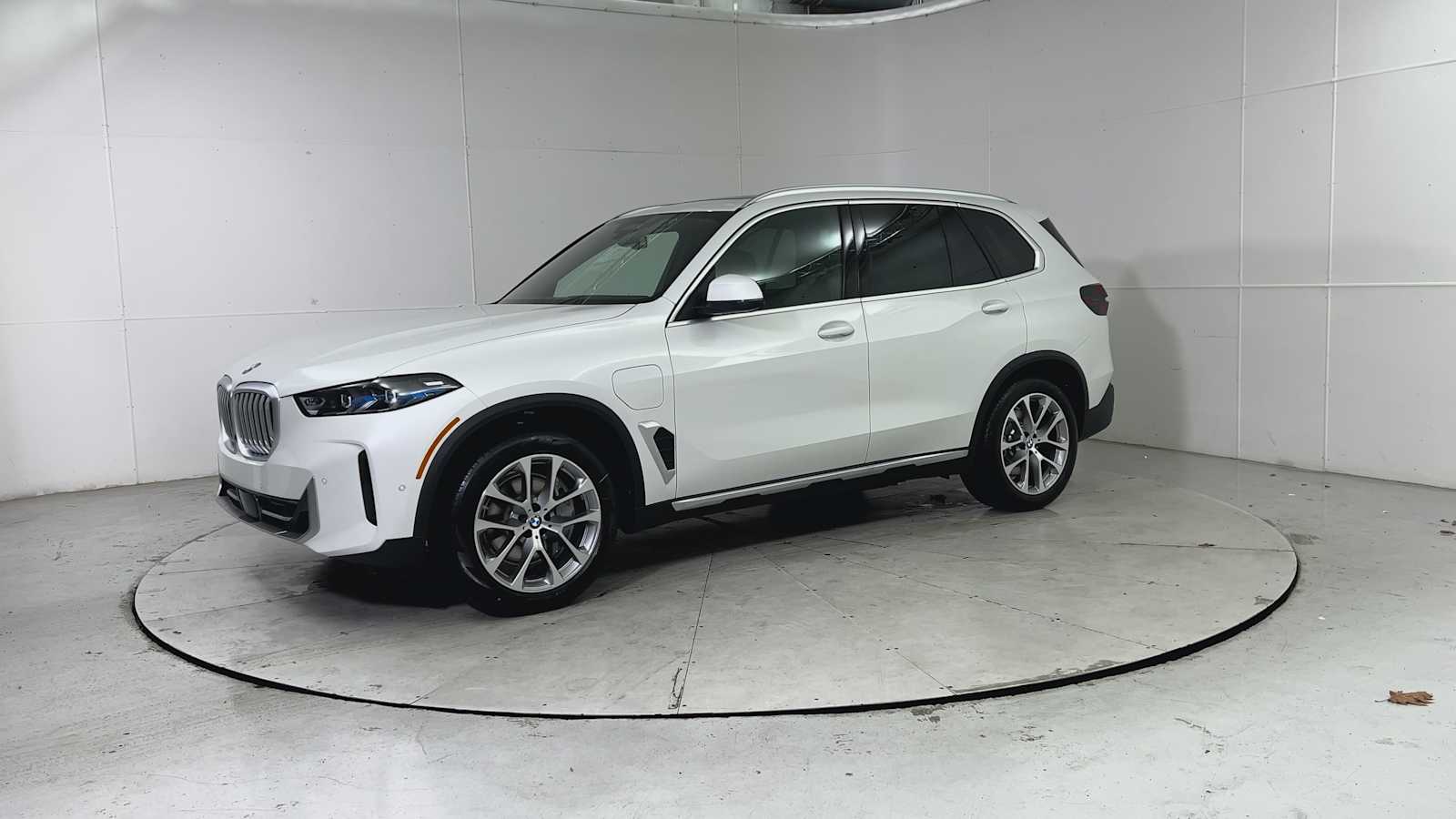 Thumbnail: 2026 BMW X5 - 6