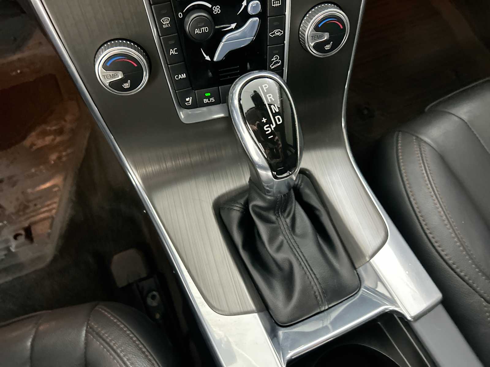 Thumbnail: 2015 Volvo S60 - 22