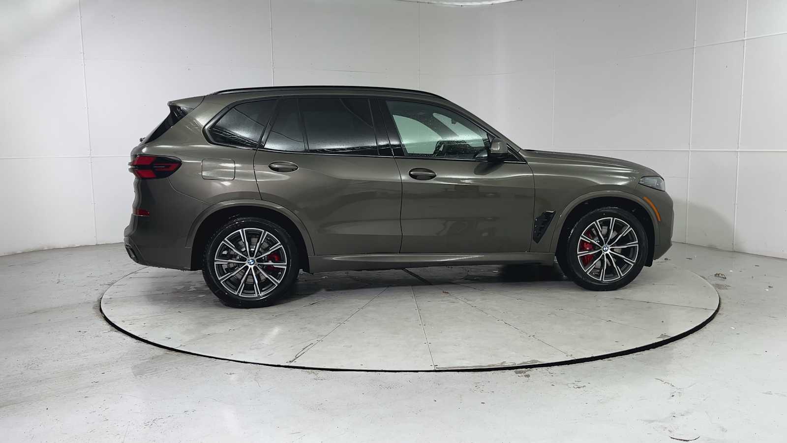 Thumbnail: 2026 BMW X5 - 9