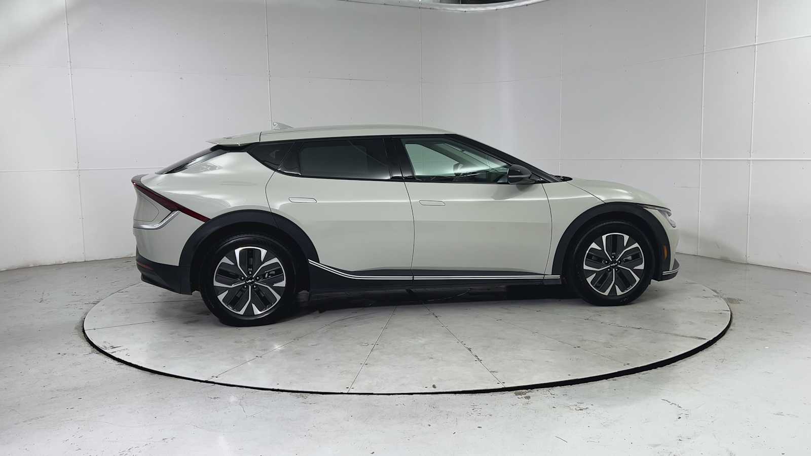 Thumbnail: 2024 Kia EV6 - 9