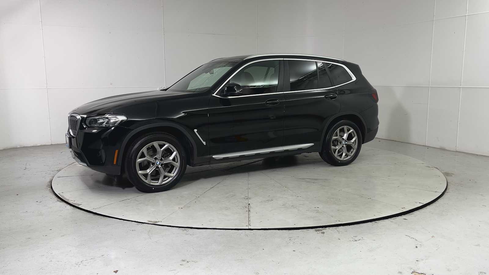 Thumbnail: 2023 BMW X3 - 3