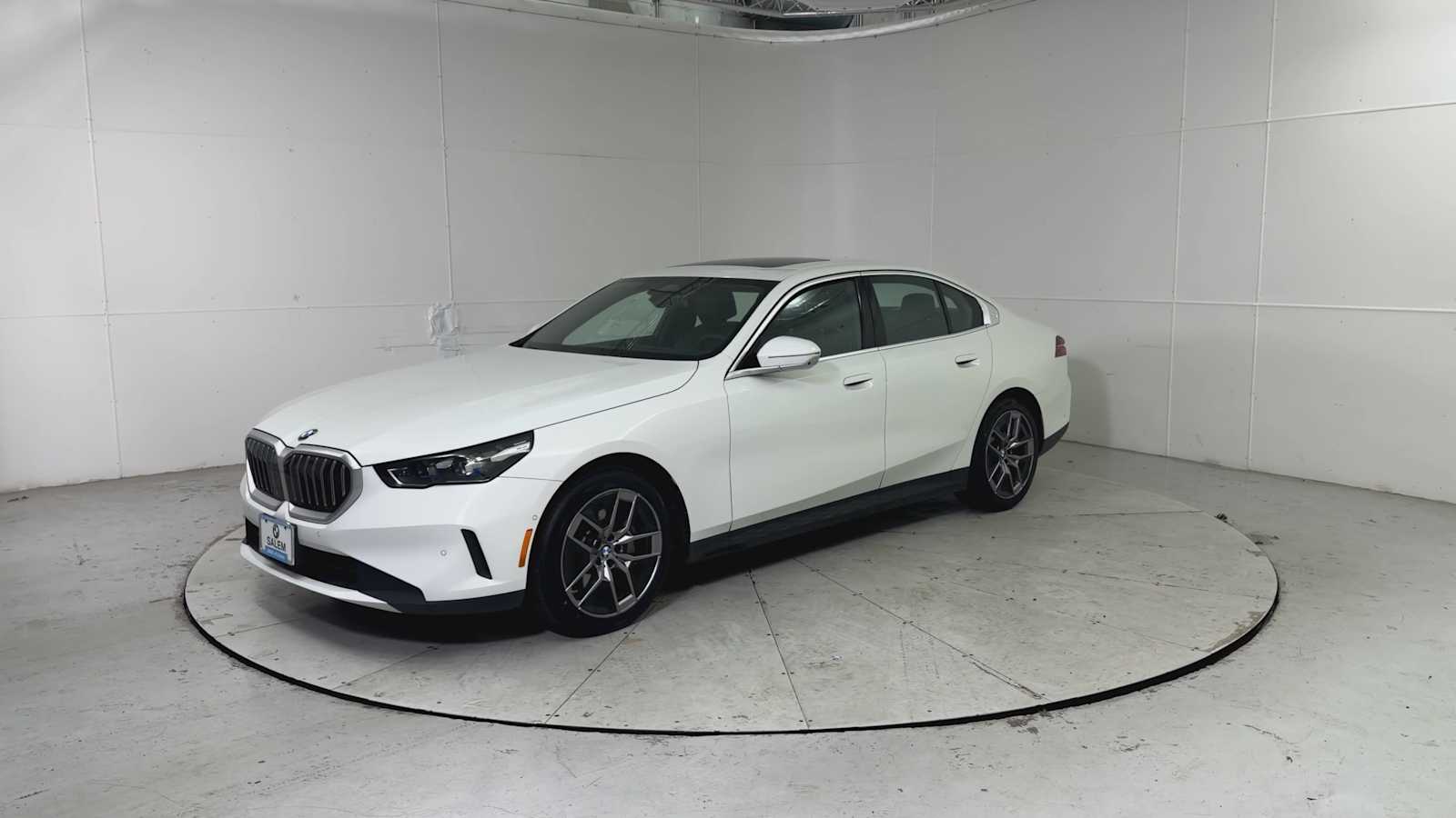 Thumbnail: 2026 BMW 5 Series - 6