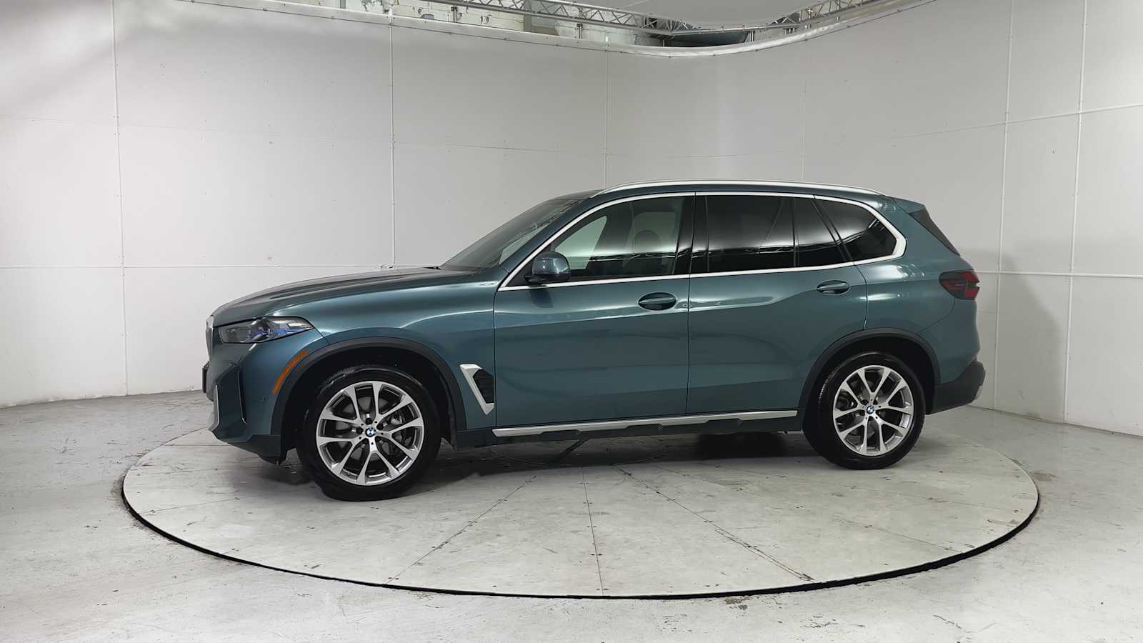 Thumbnail: 2024 BMW X5 - 4