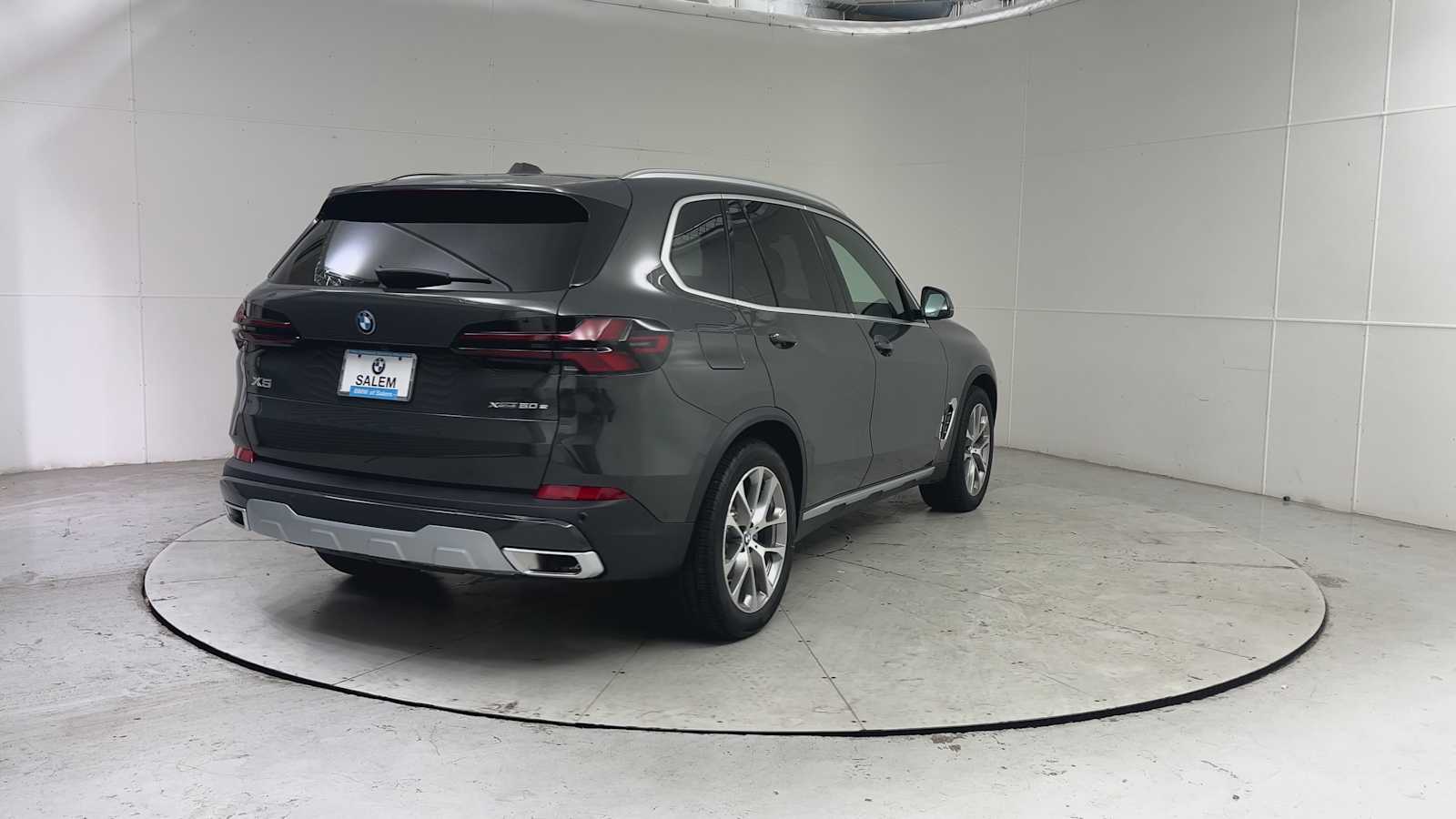 Thumbnail: 2026 BMW X5 - 9