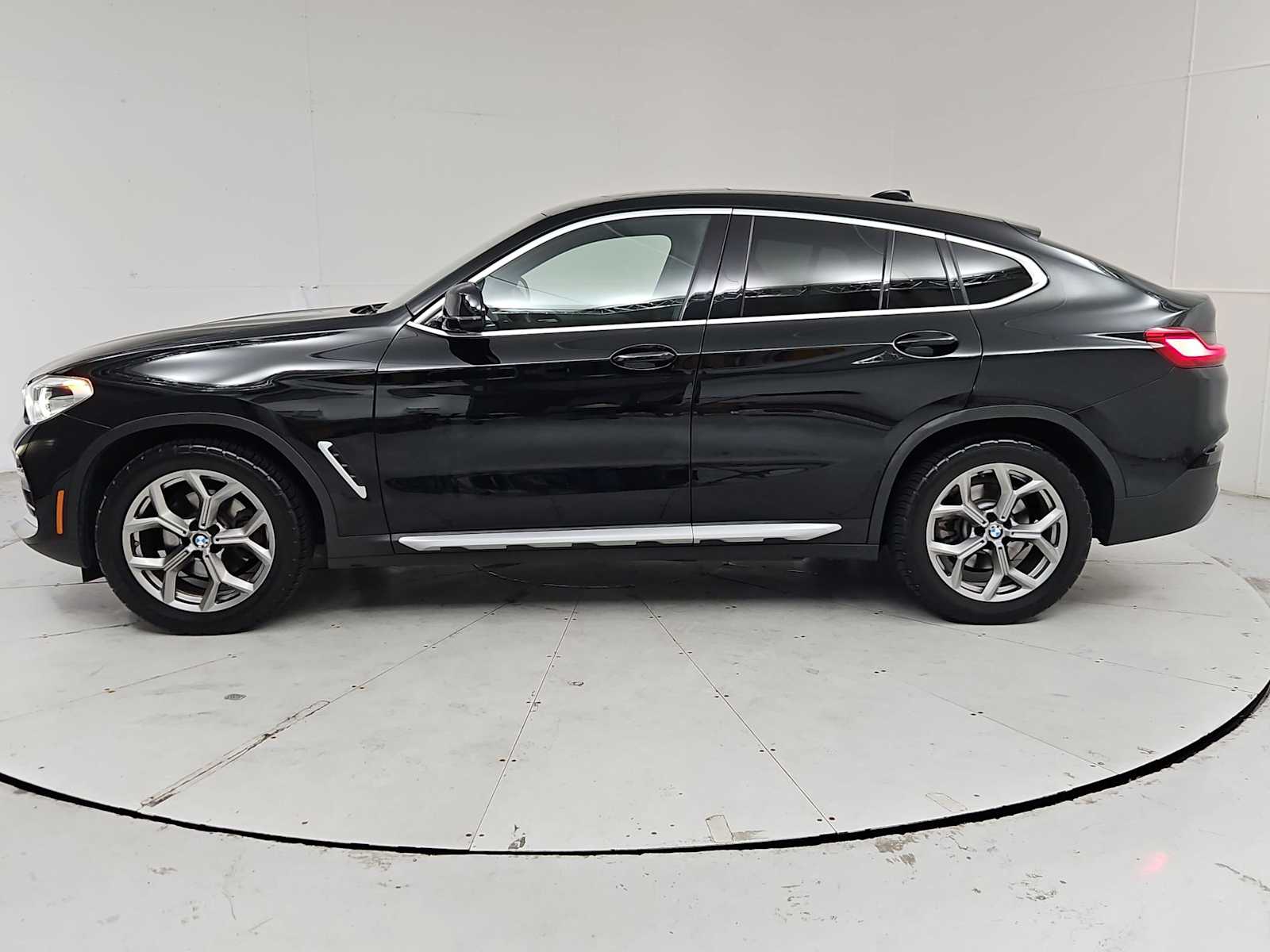 Thumbnail: 2021 BMW X4 - 3