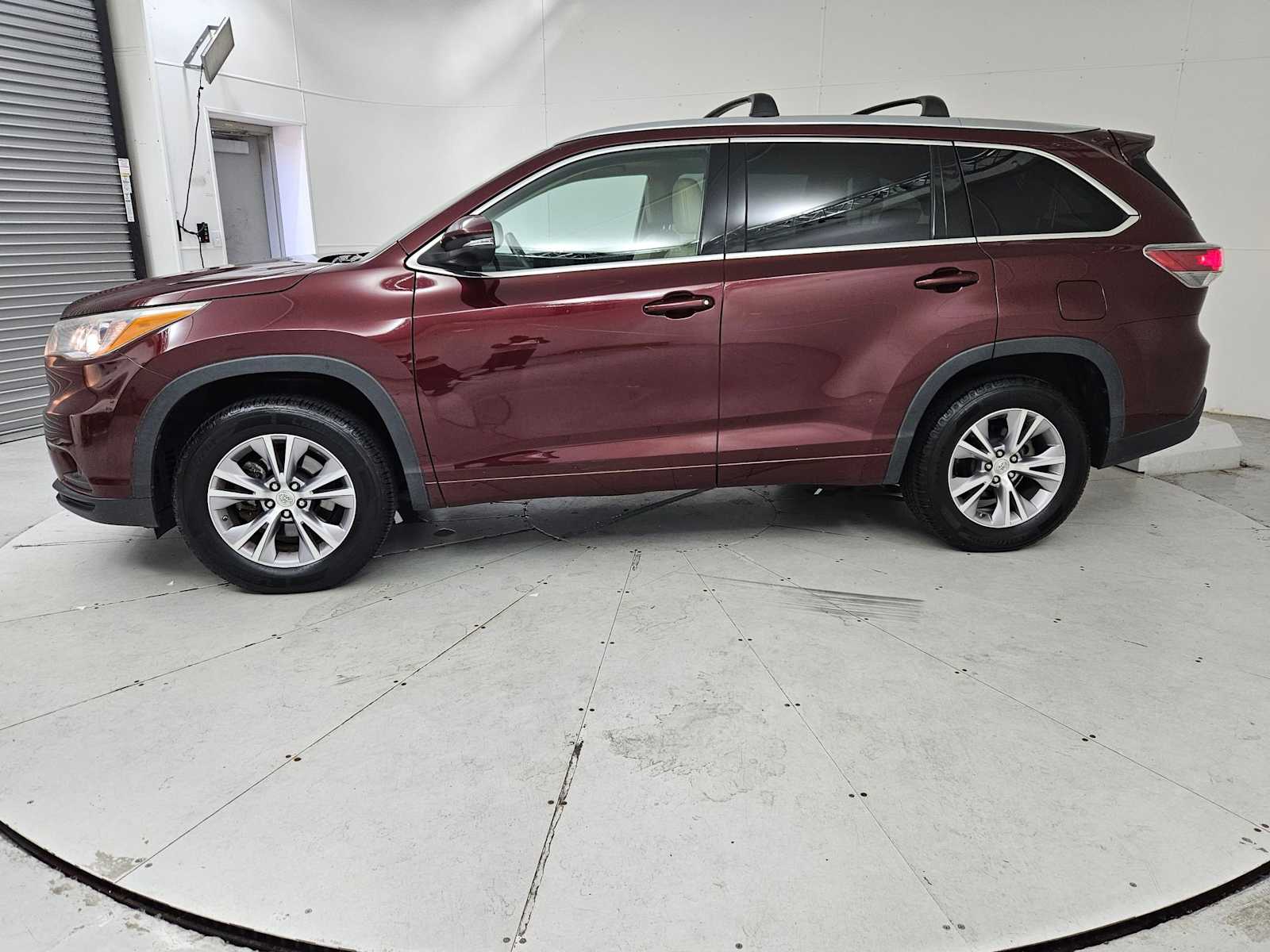 Thumbnail: 2015 Toyota Highlander - 2