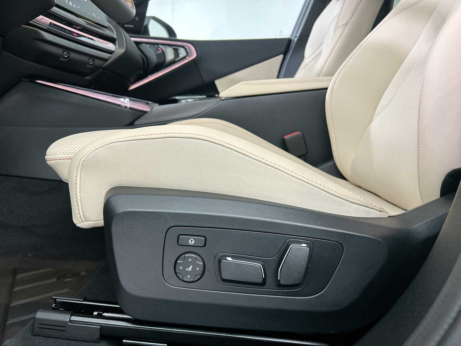 Thumbnail: 2026 BMW X3 - 14