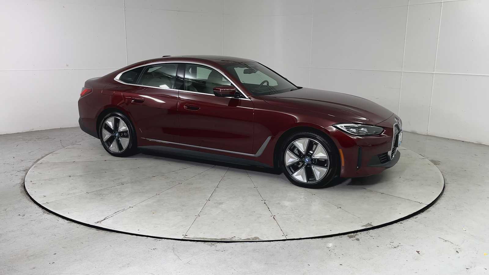 Thumbnail: 2023 BMW i4 - 8