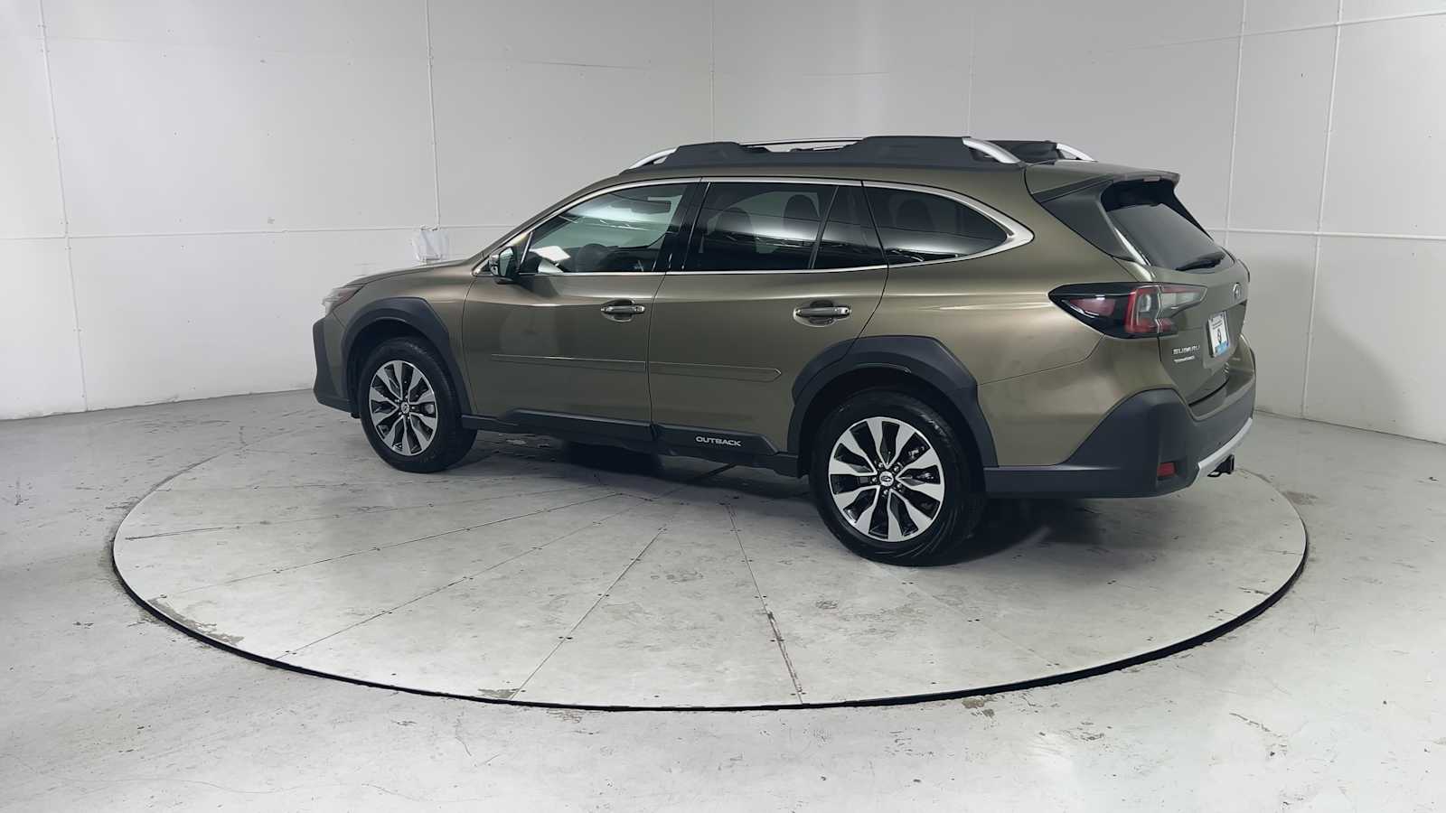 Thumbnail: 2023 Subaru Outback - 4