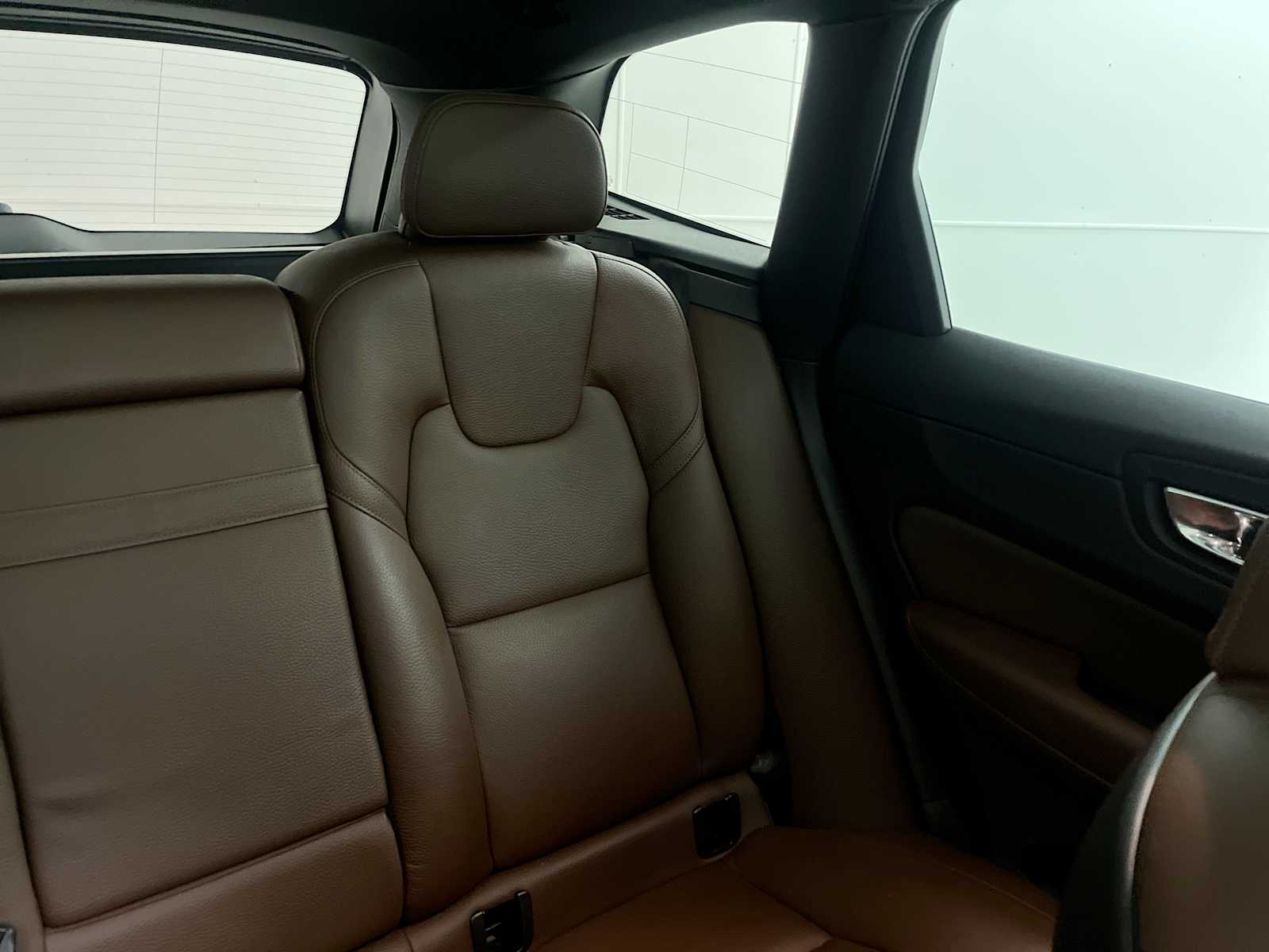 Thumbnail: 2021 Volvo XC60 - 14