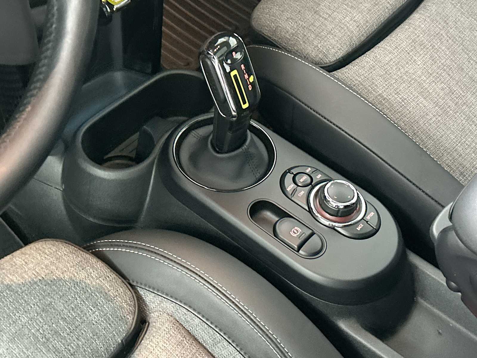 Thumbnail: 2023 MINI Cooper Hardtop - 22