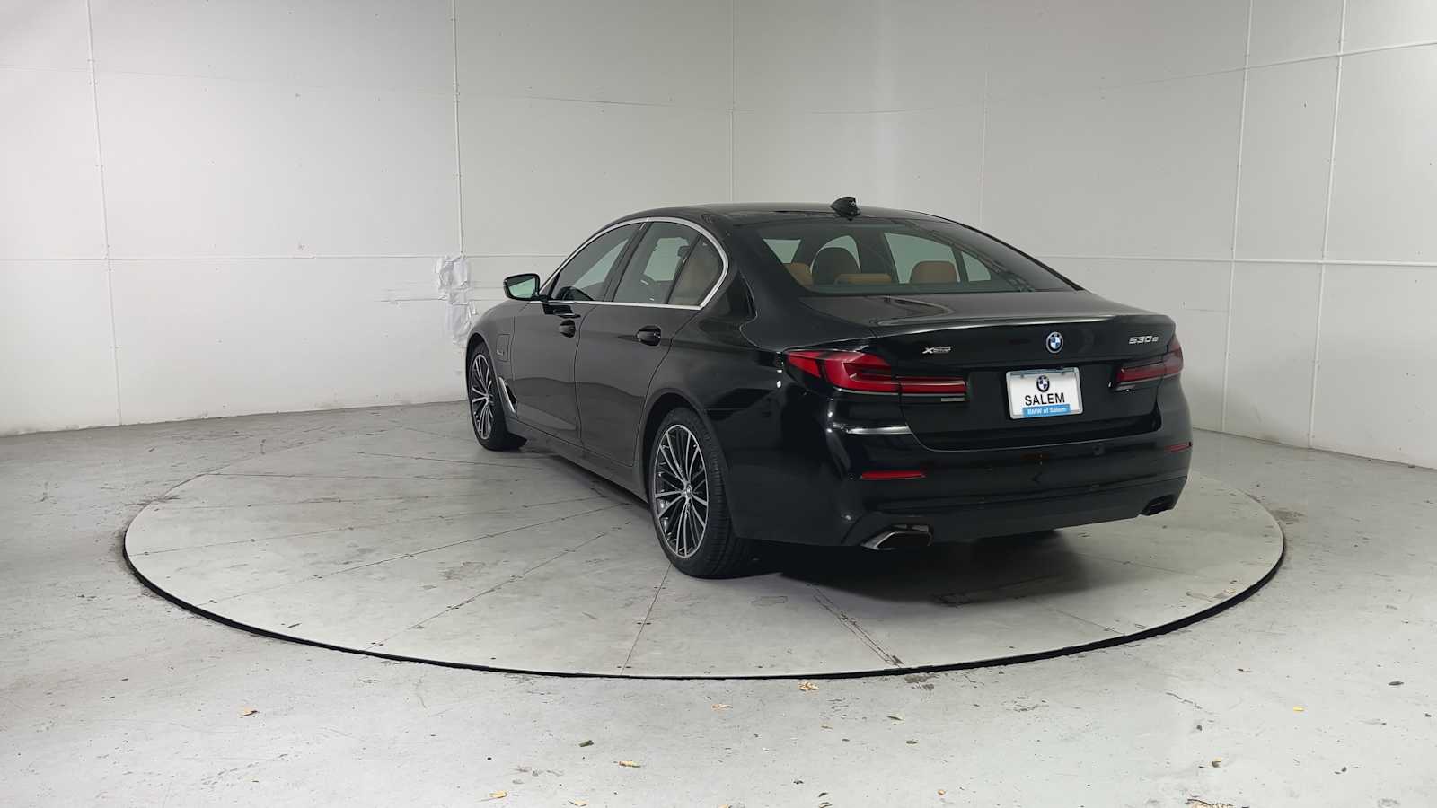 Thumbnail: 2023 BMW 5 Series - 3