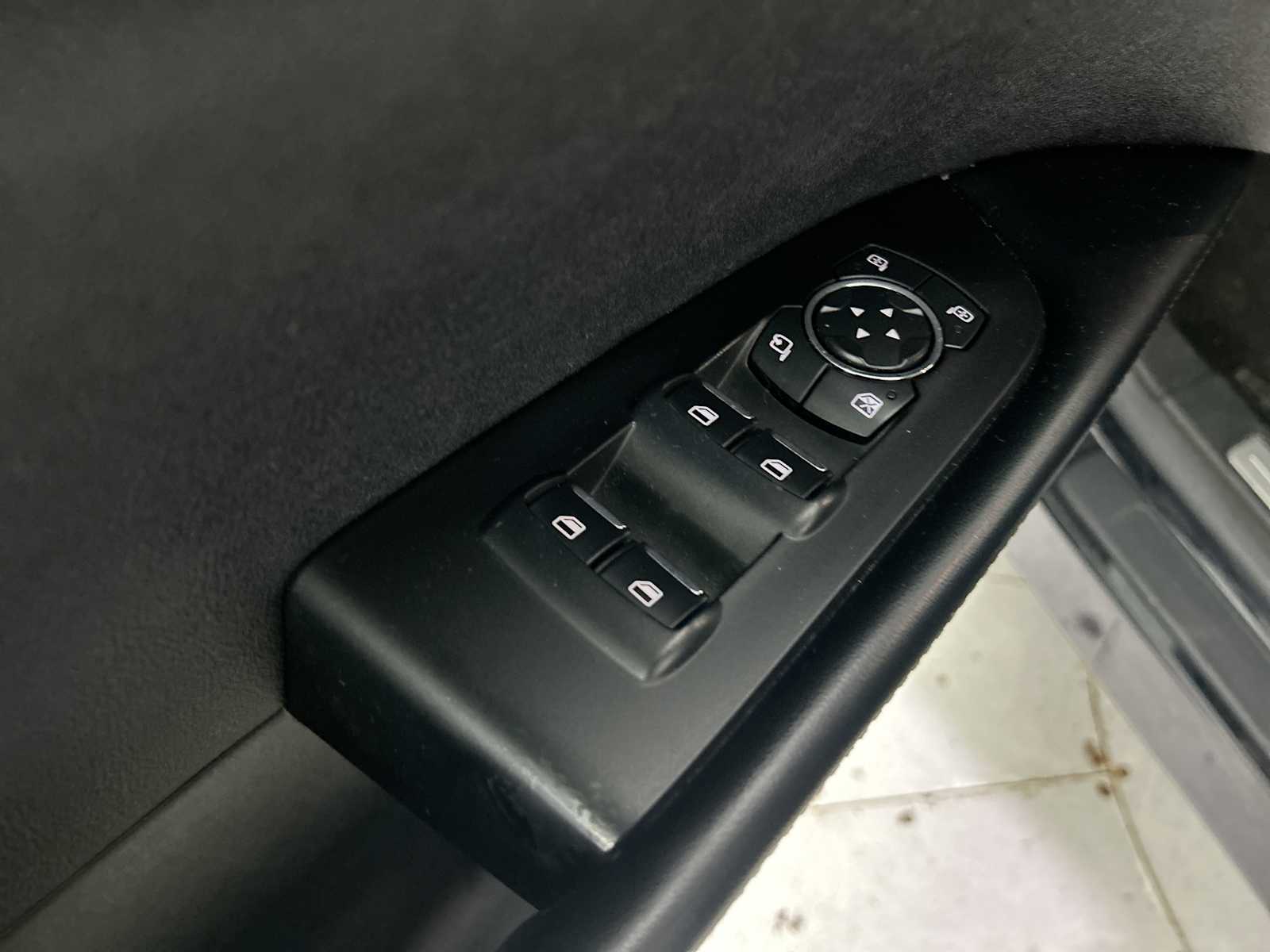 Thumbnail: 2016 Lincoln MKX - 15