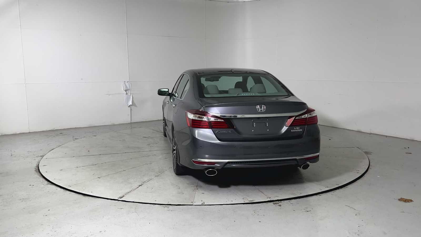 Thumbnail: 2016 Honda Accord - 3