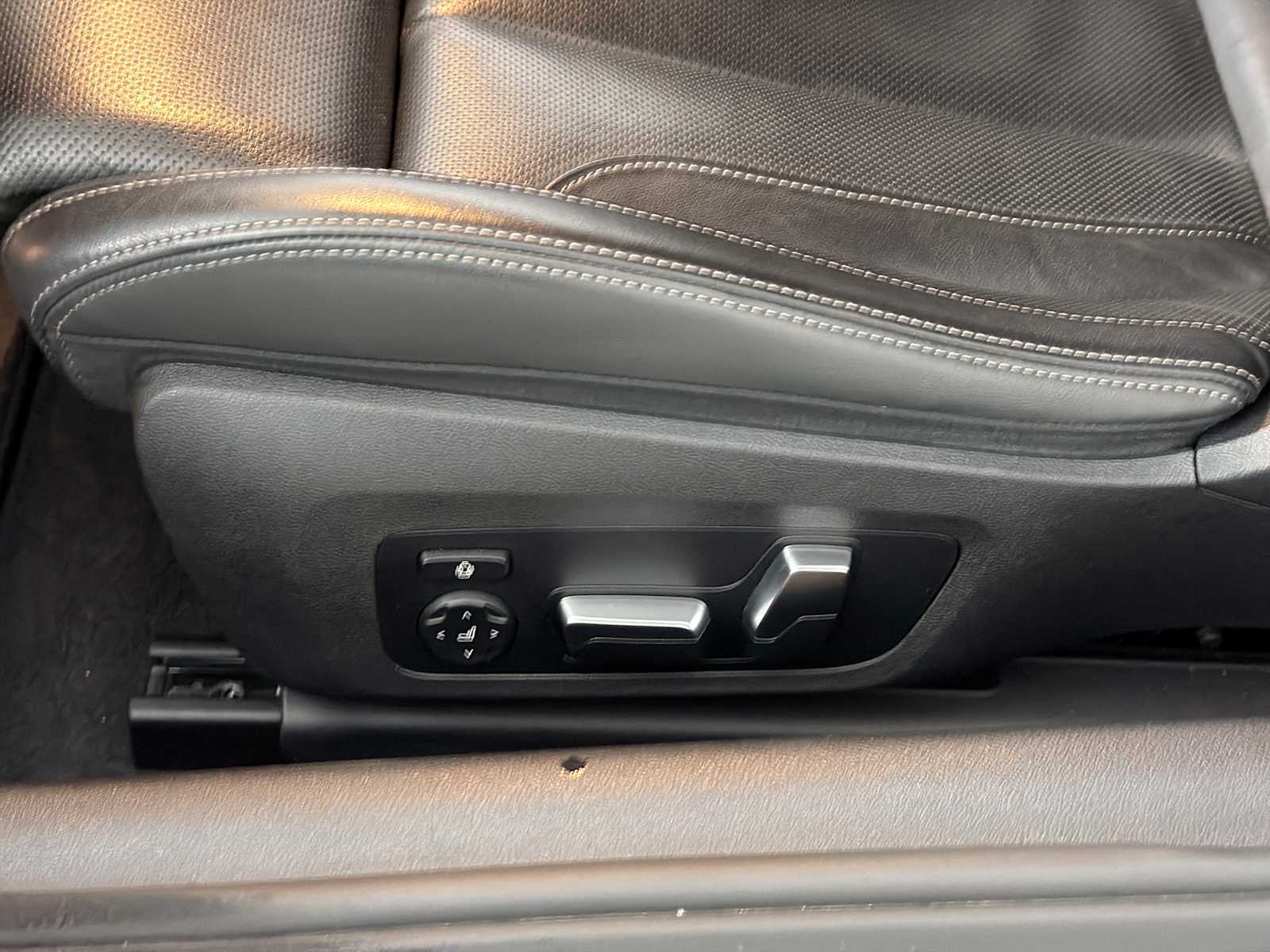 Thumbnail: 2019 BMW 8 Series - 14