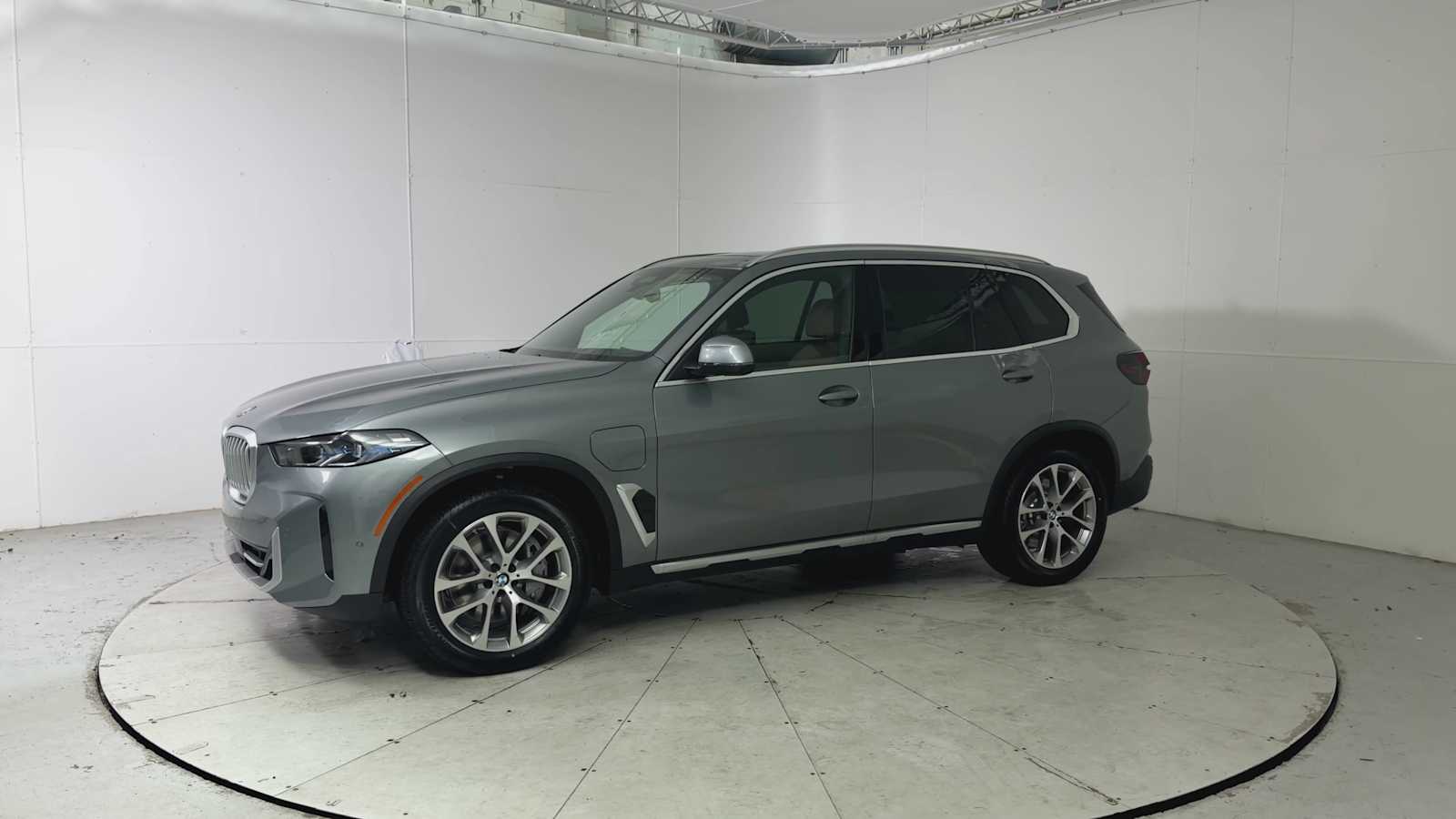 Thumbnail: 2026 BMW X5 - 6