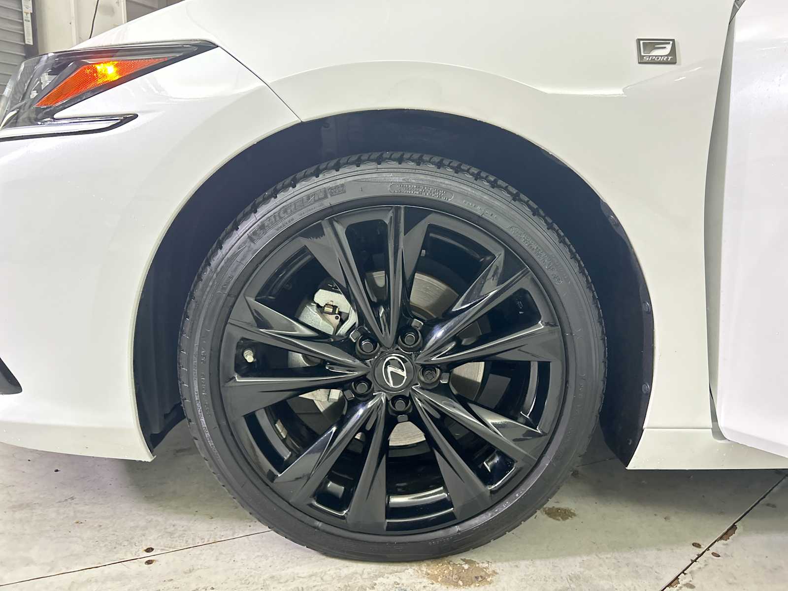 Thumbnail: 2022 Lexus ES - 19